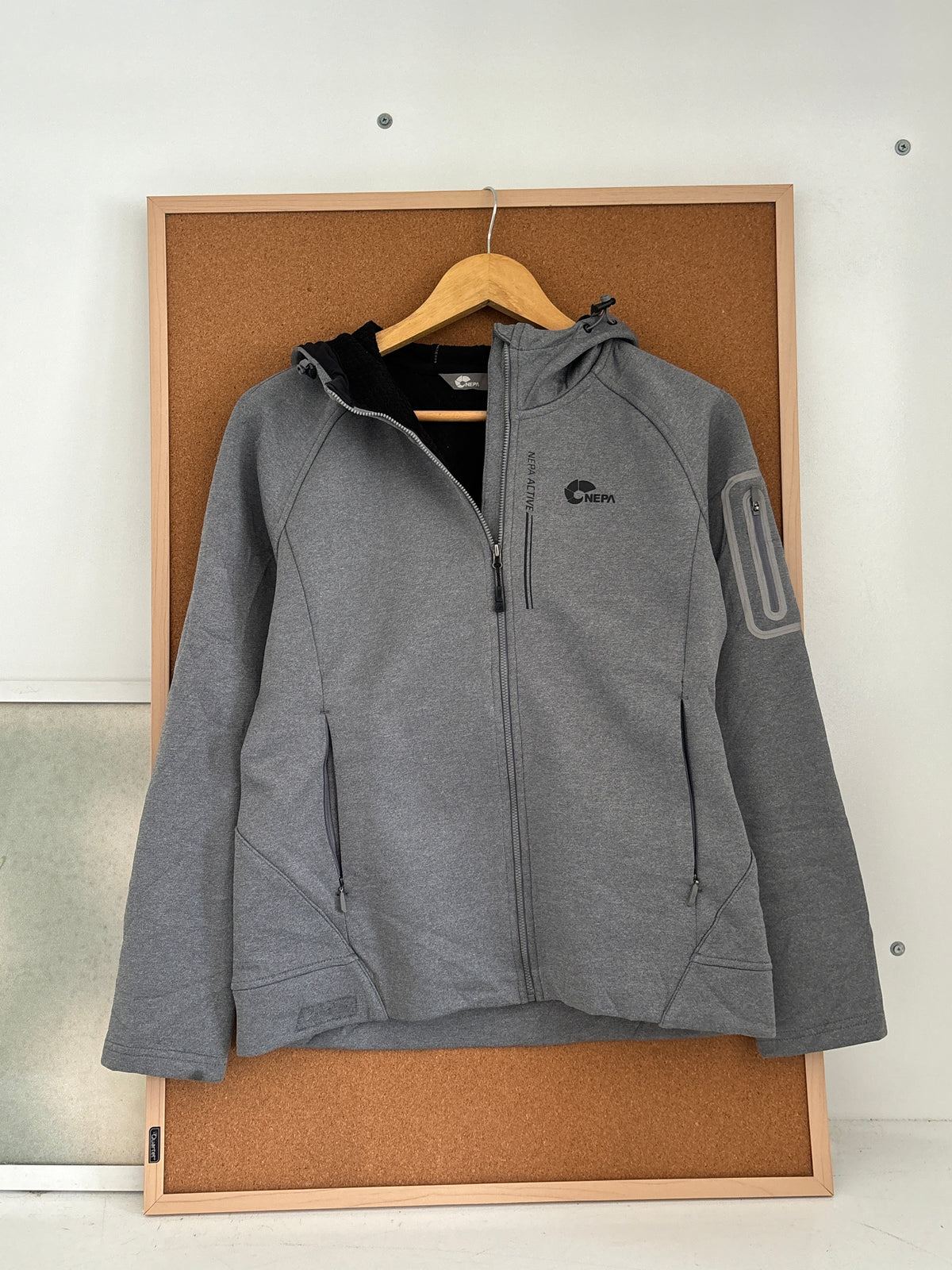 Nepa zipper hoodie