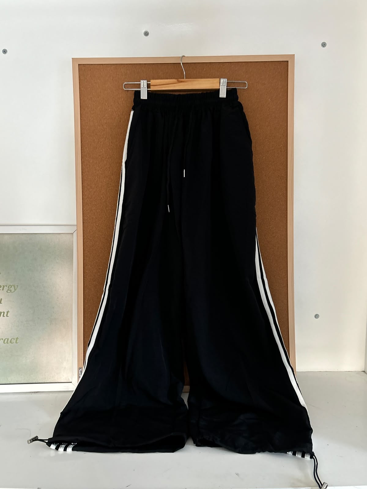 Baggy parachute pants