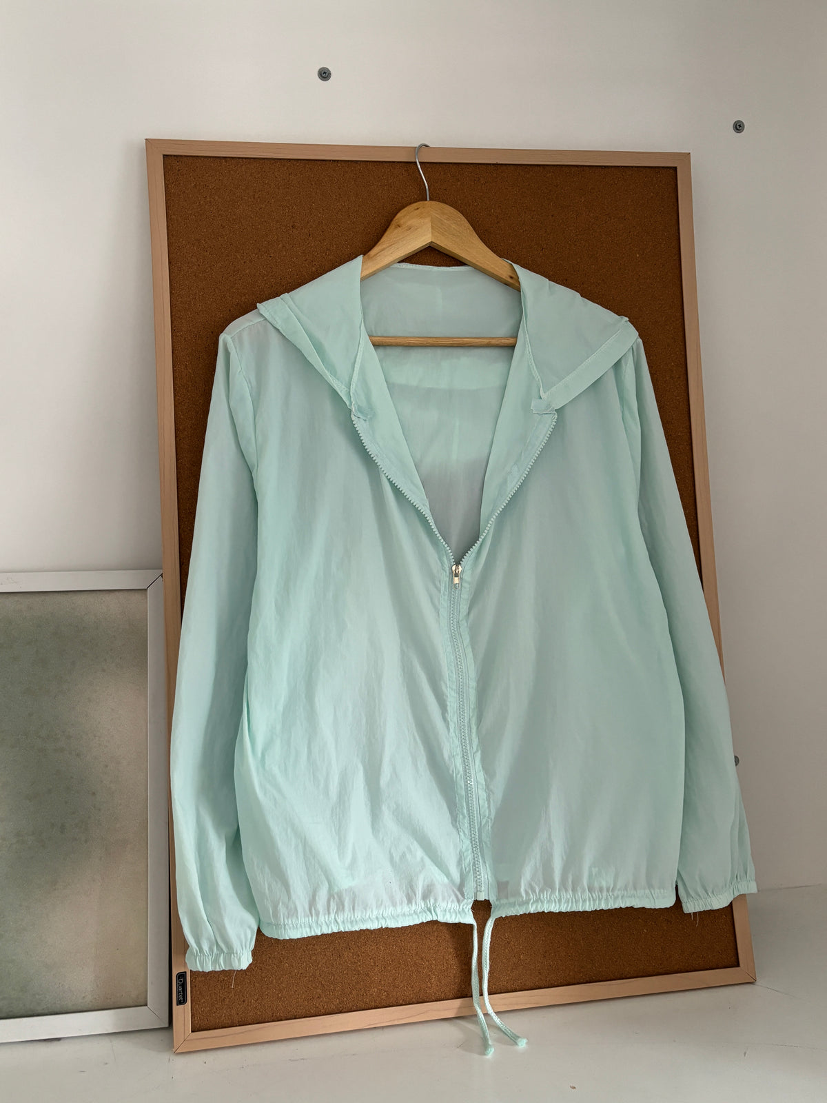 Summer wear windbreaker