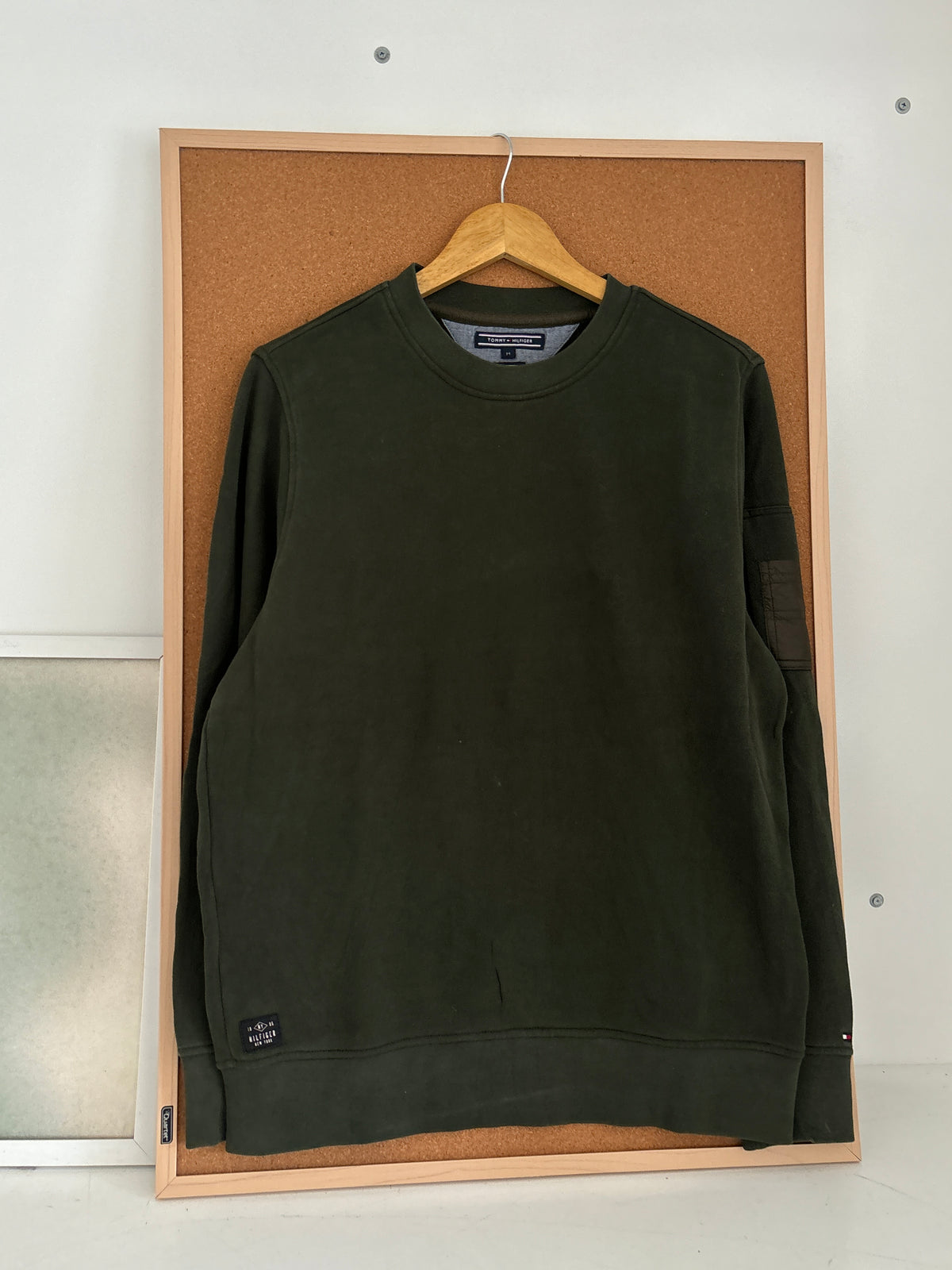 Sweatshirt