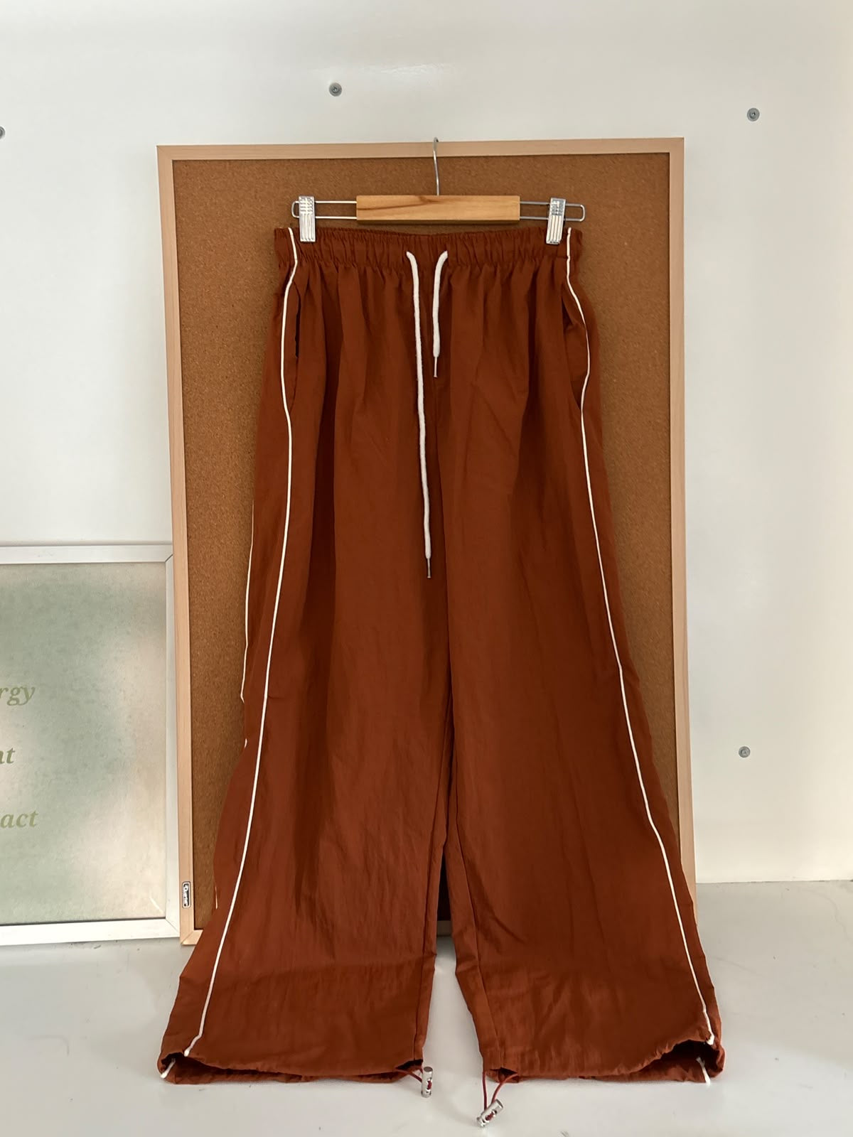 Baggy parachute pants