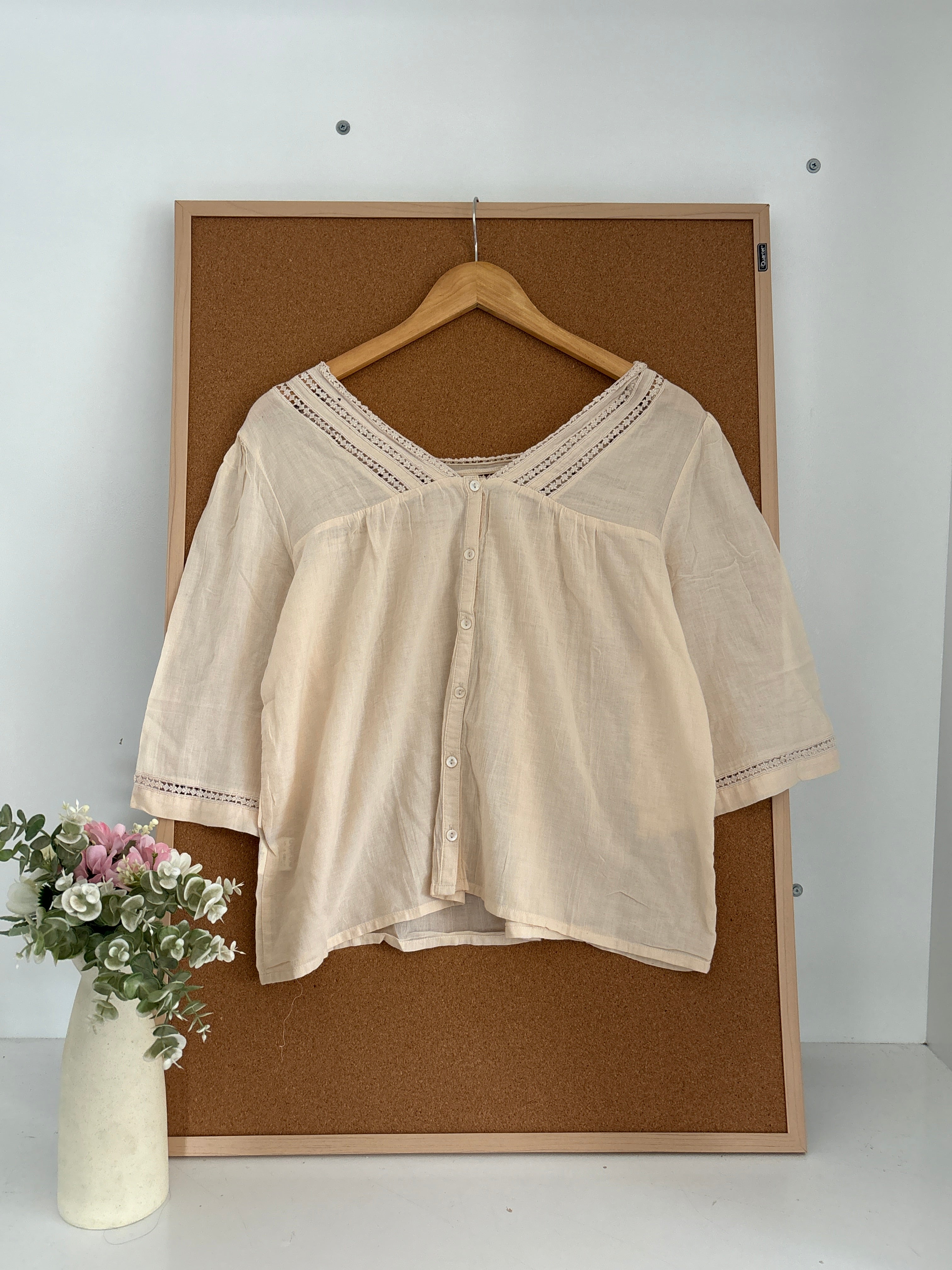 Modest top