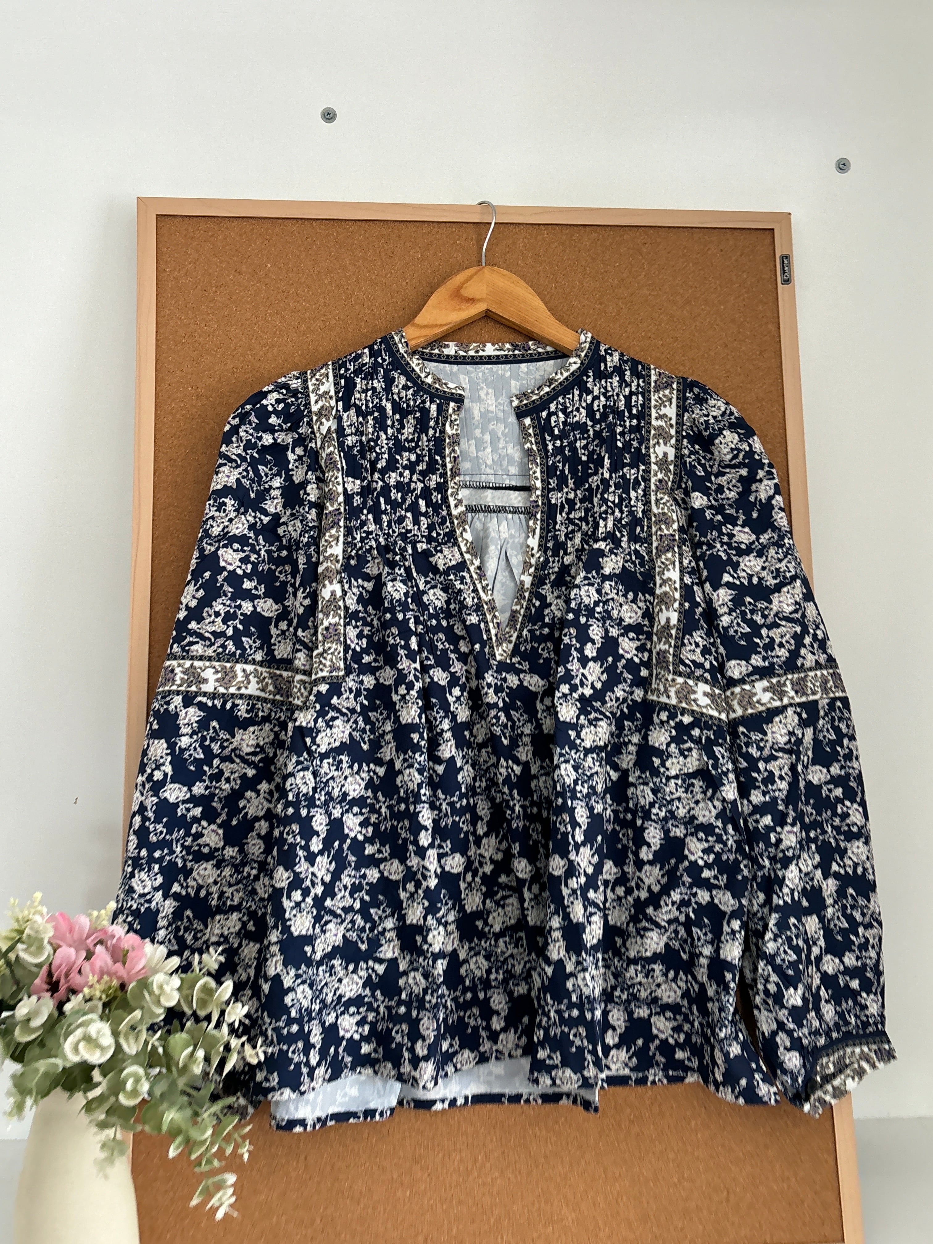Modest top