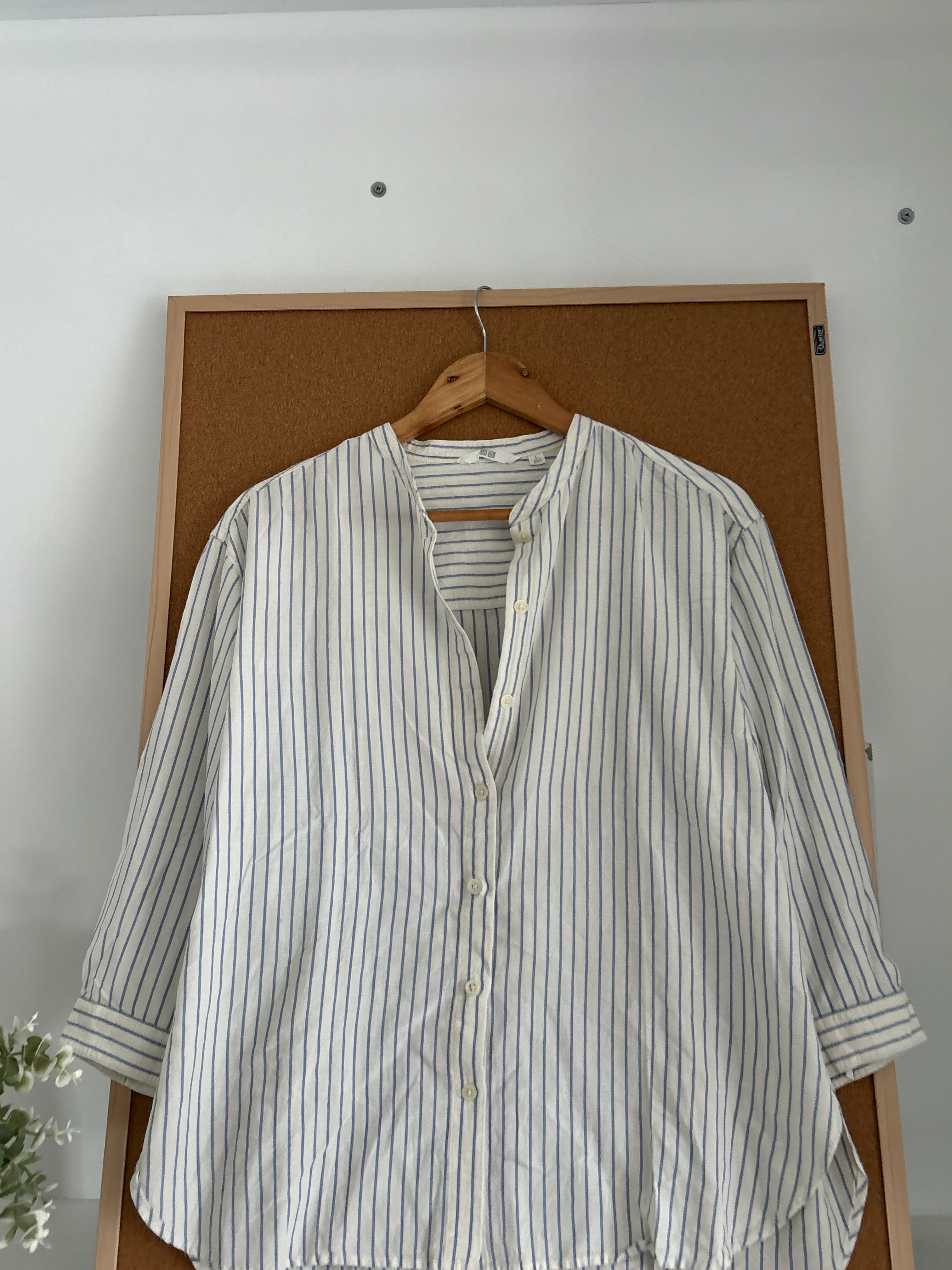 Mandarin collared shirt