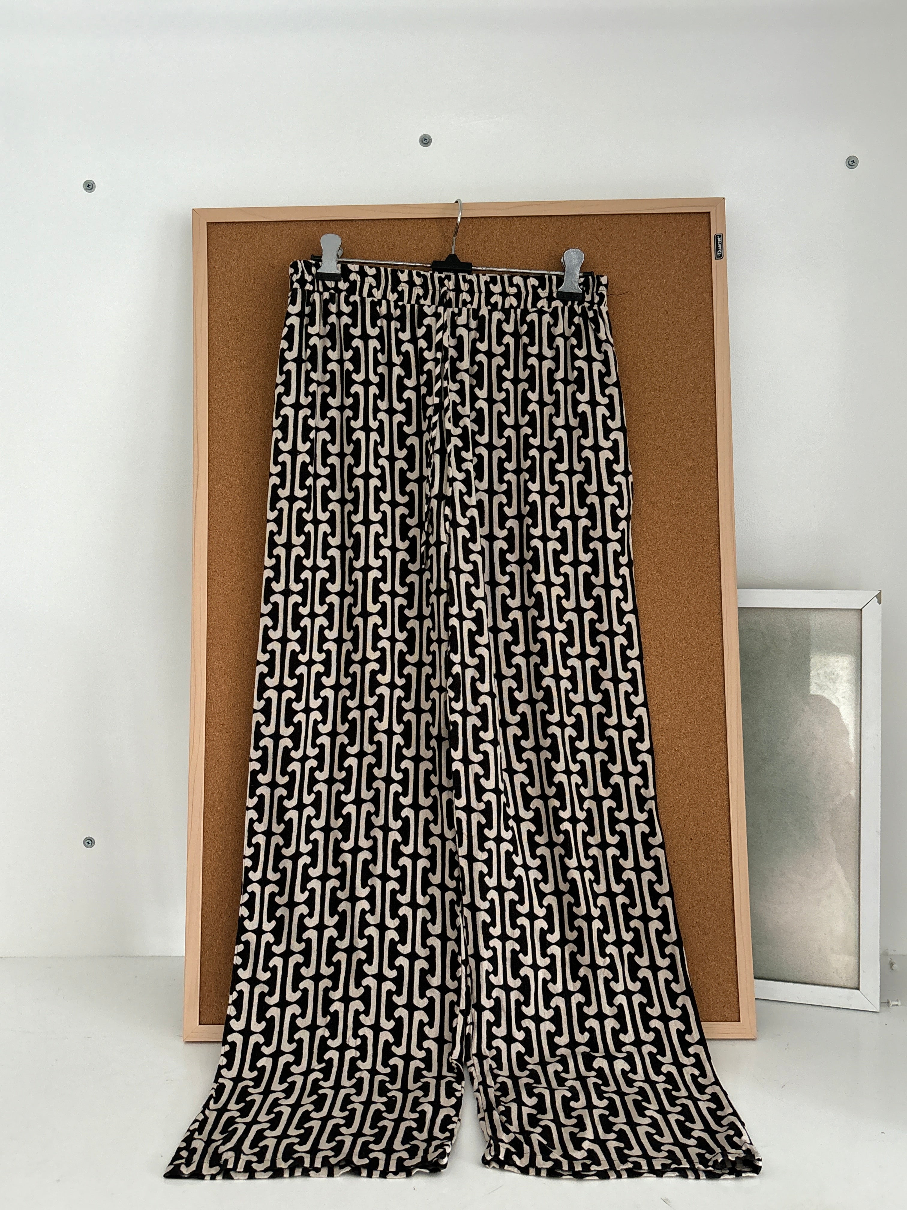 Linen blended trousers