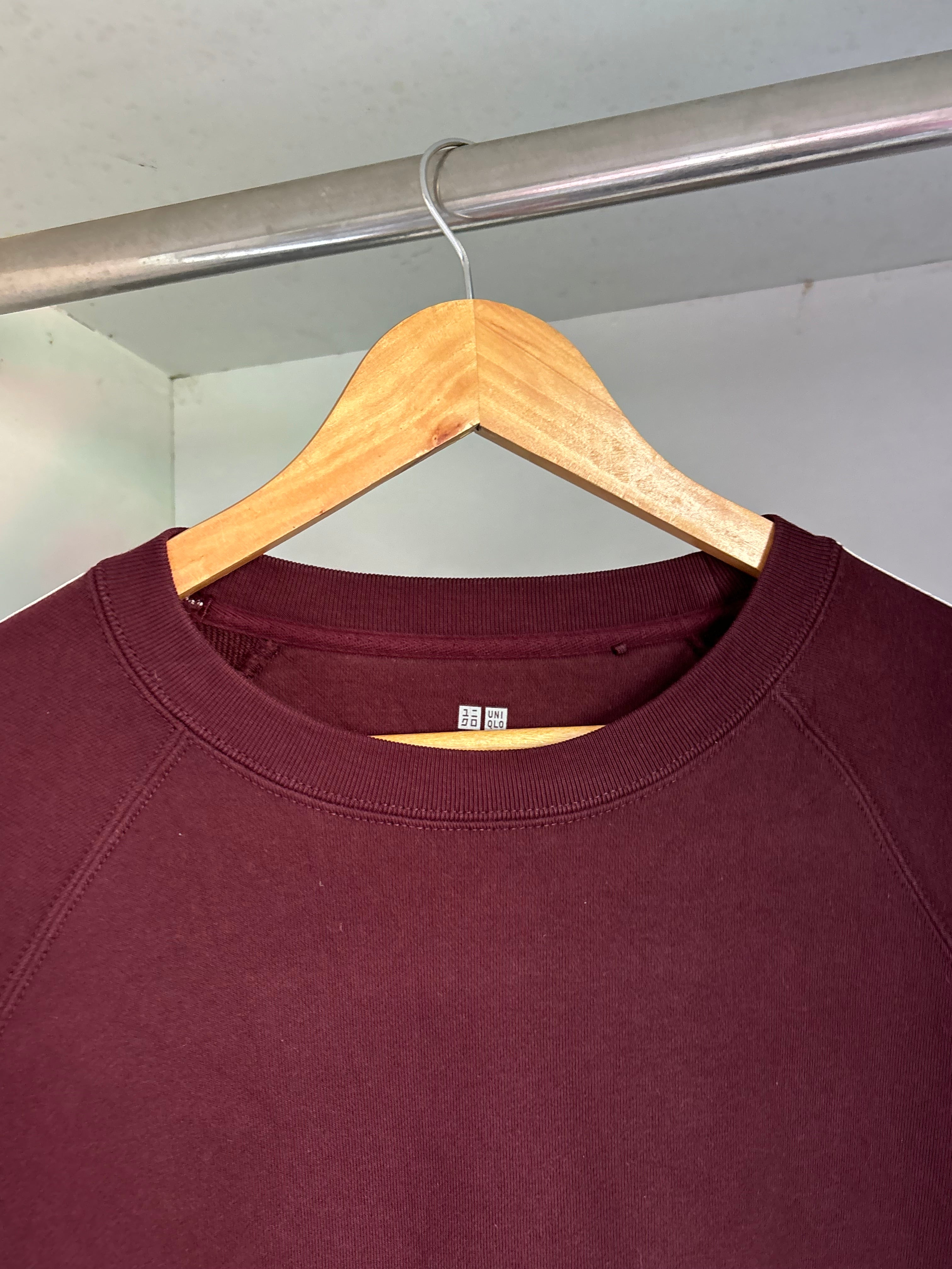 Maroon Uniqlo sweatshirt