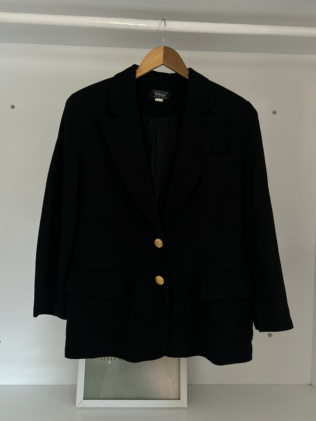 Black vintage blazer.