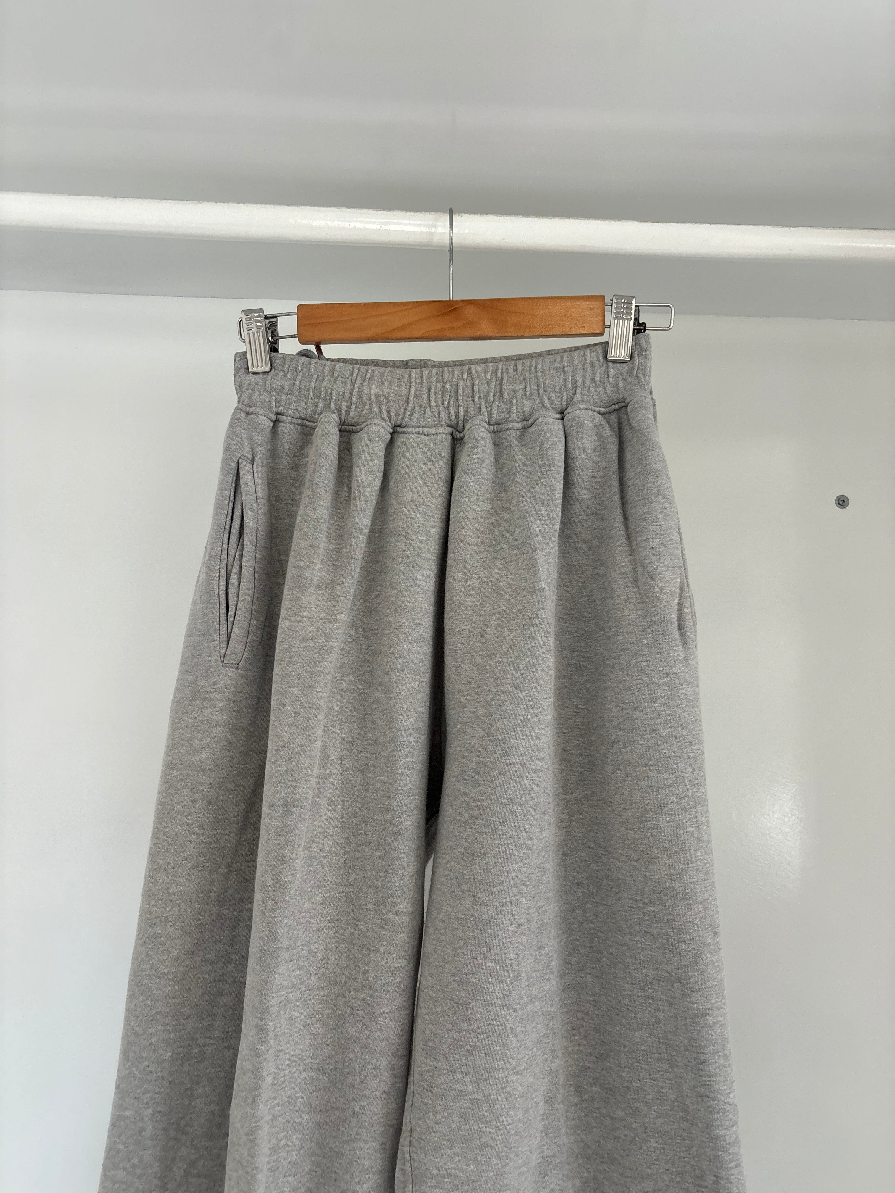 Unisex baggy joggers