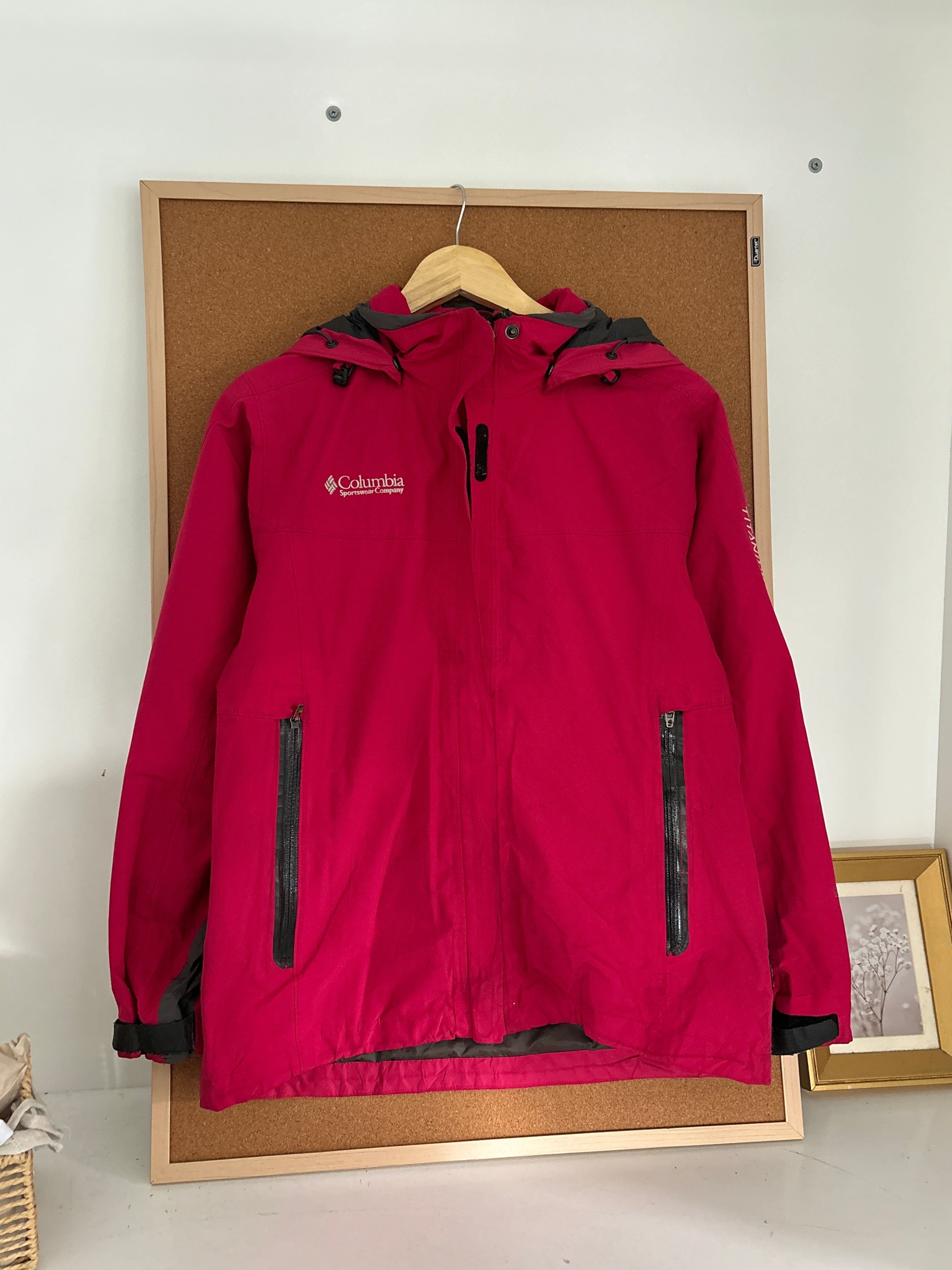 Columbia ( Gore-tex ) trekking jacket(waterproof)