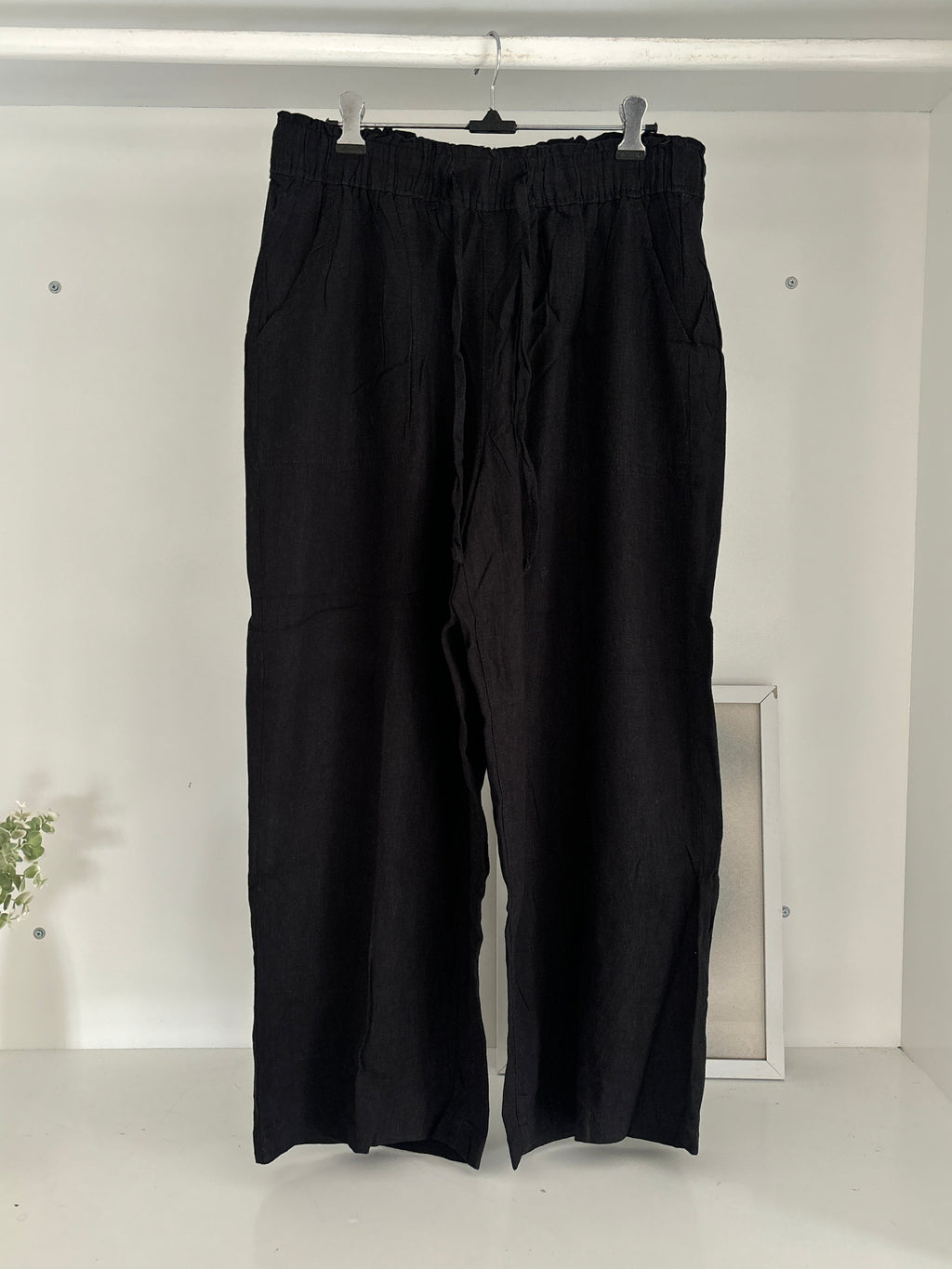Black linen trouser