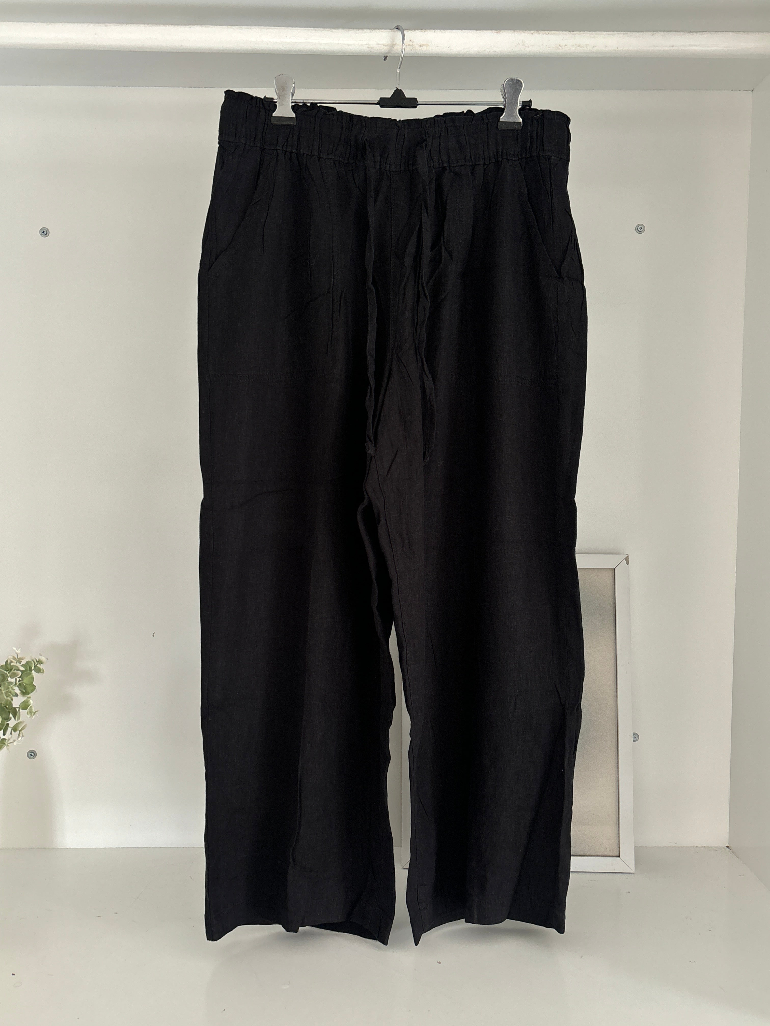 Black linen trouser