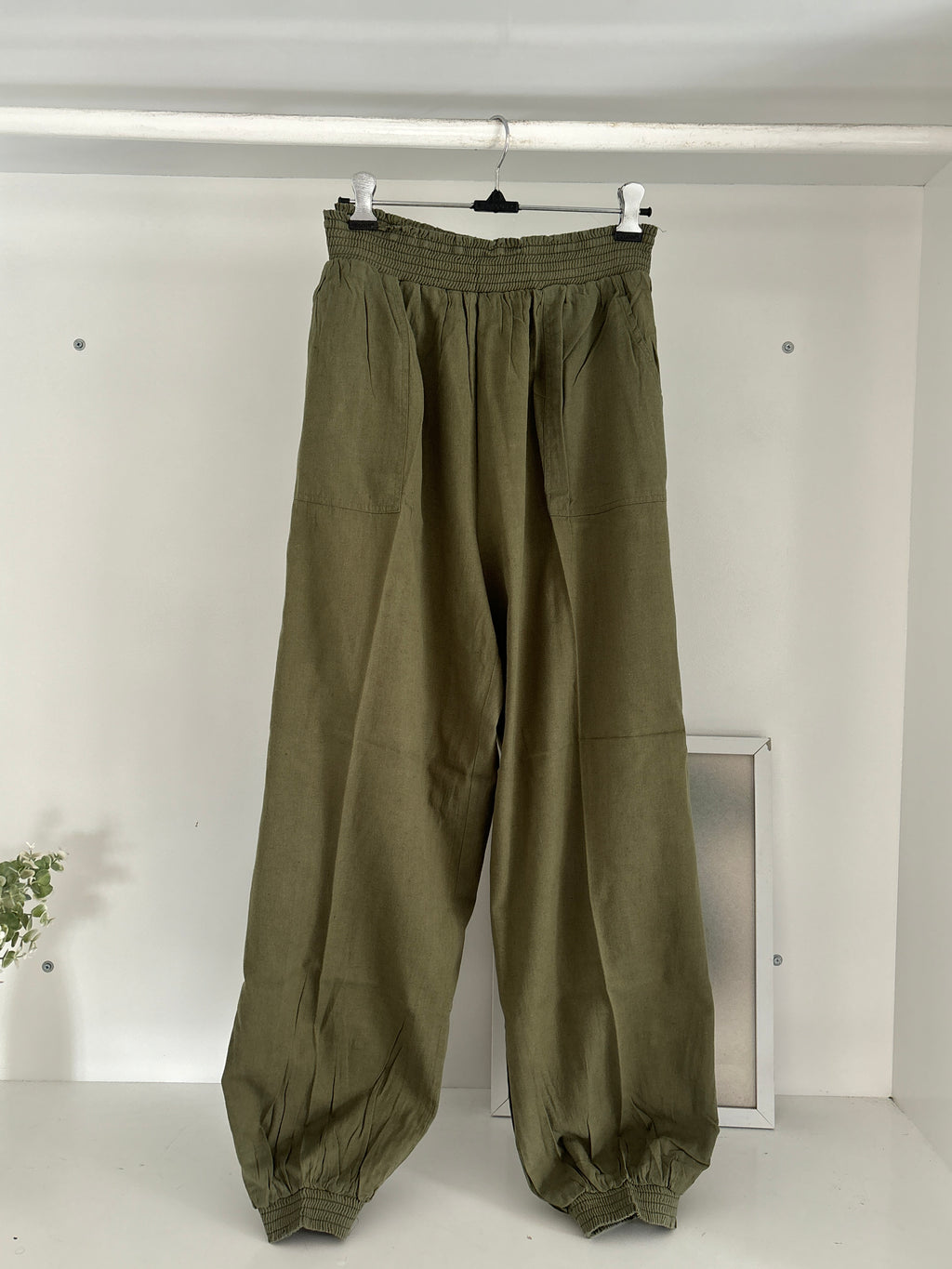 Green linen trouser