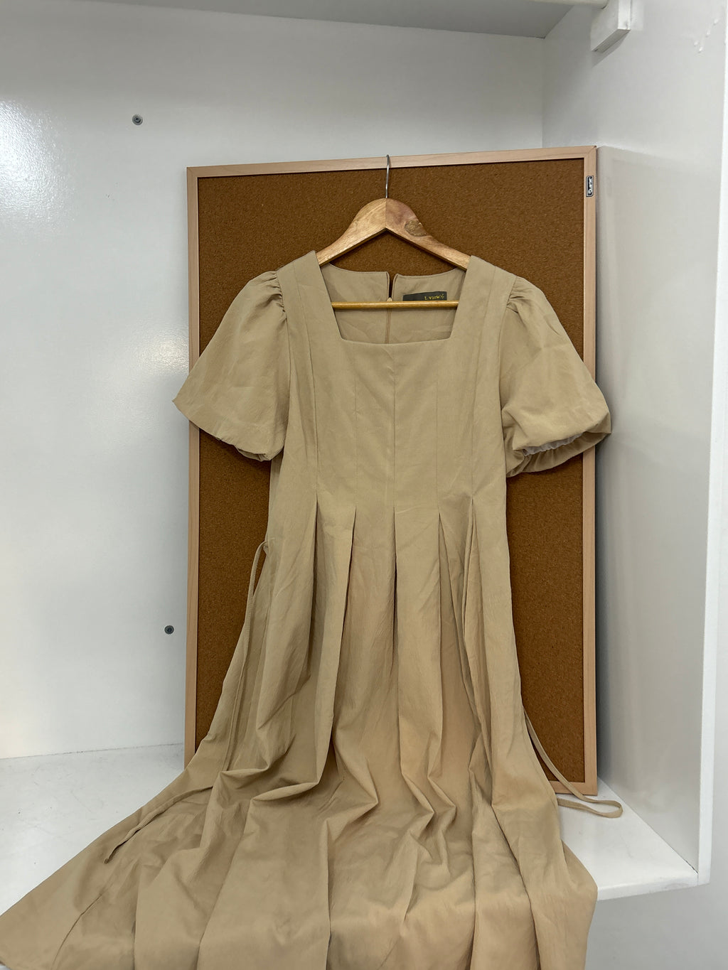 Brown dress