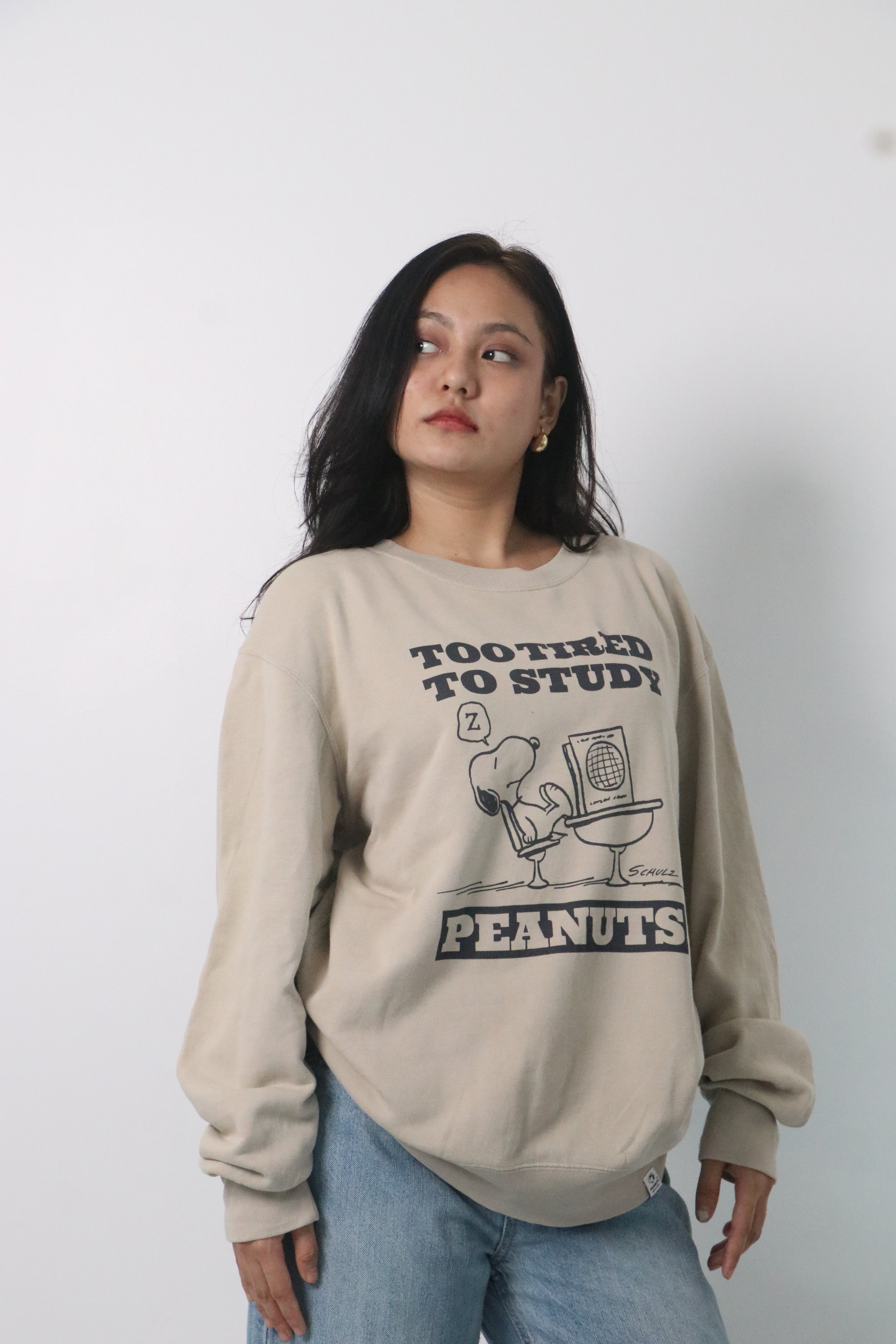 Peanuts sweatshirt.