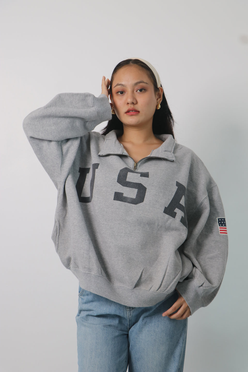 Half zipper sweatshirt.