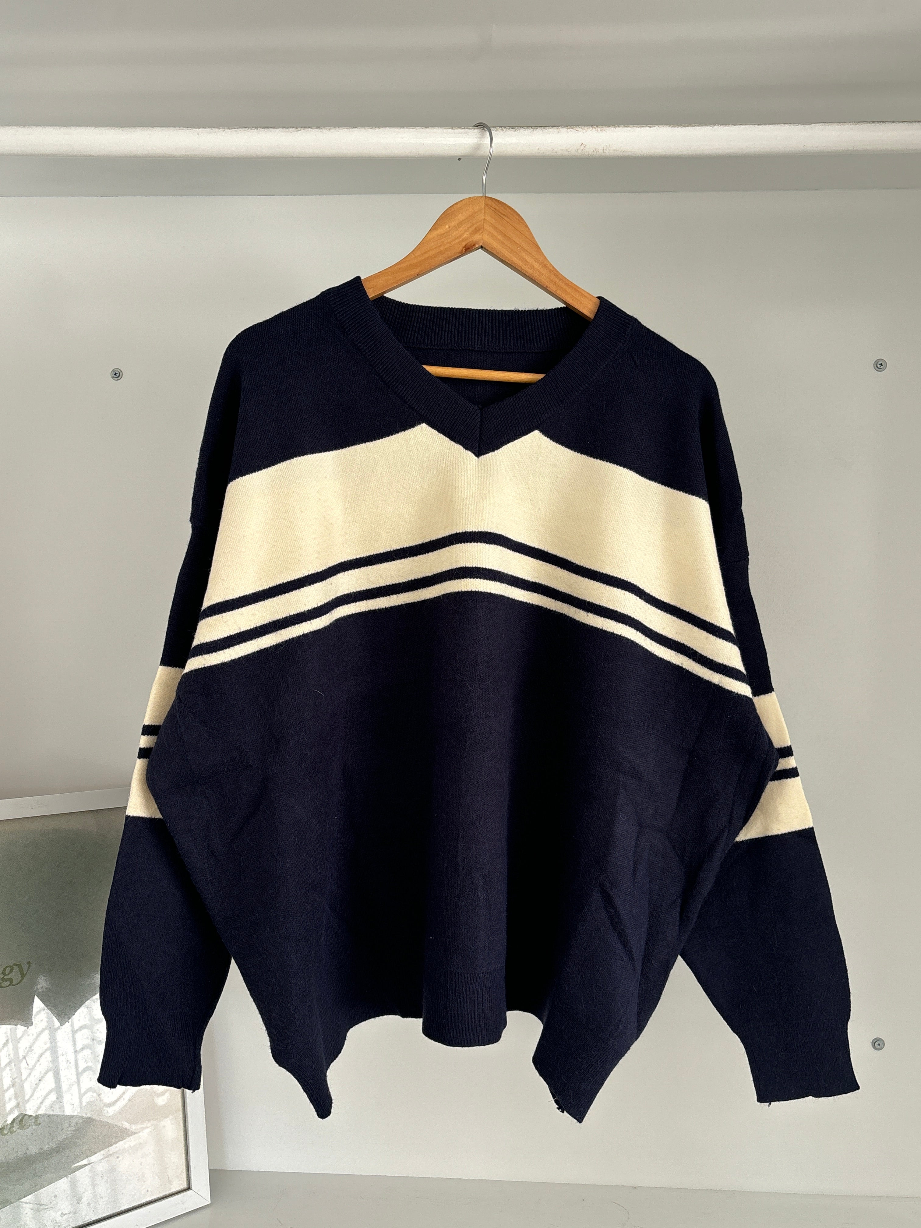 V-neck Unisex Sweater