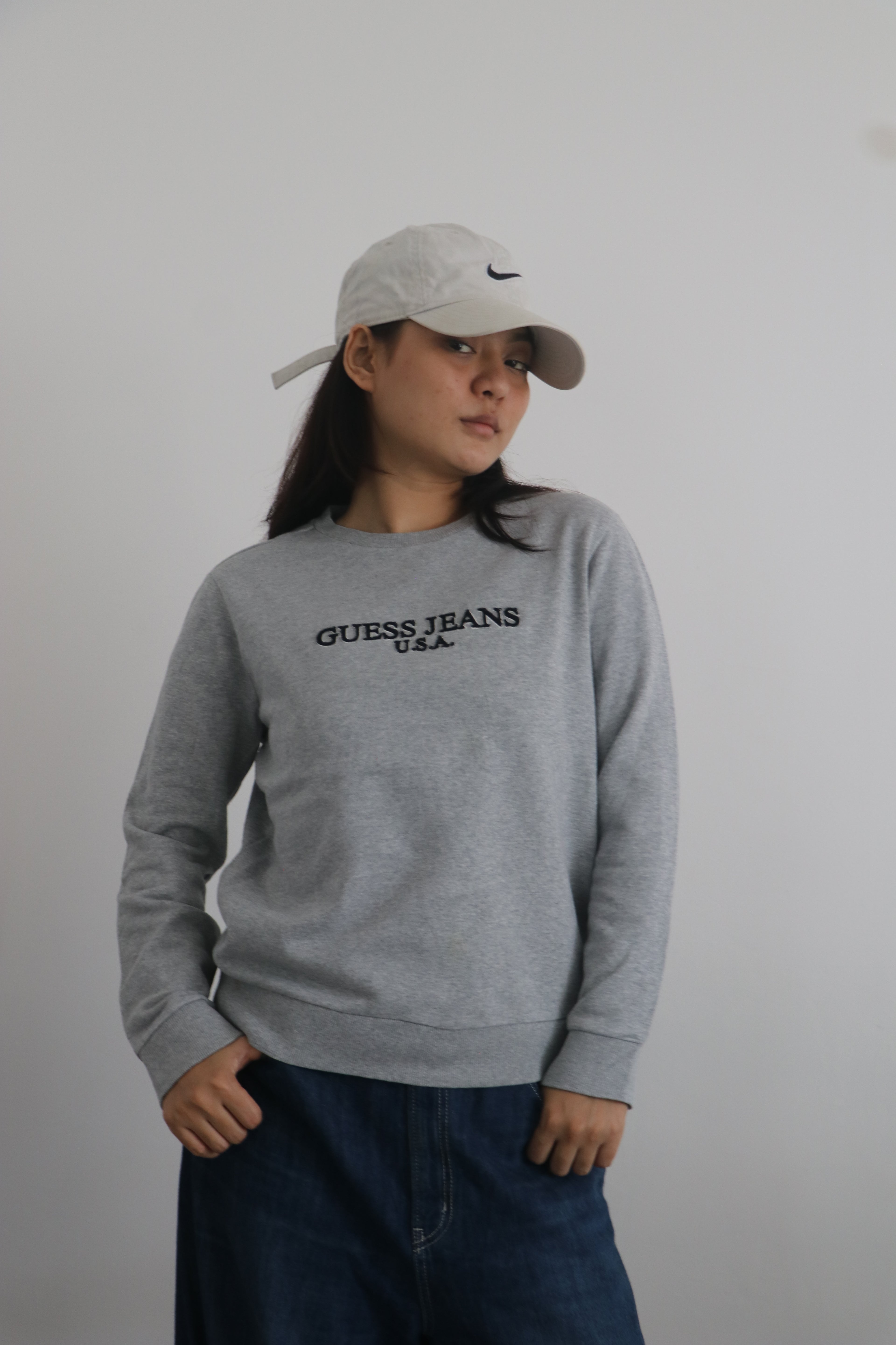 Guess sweatshirt