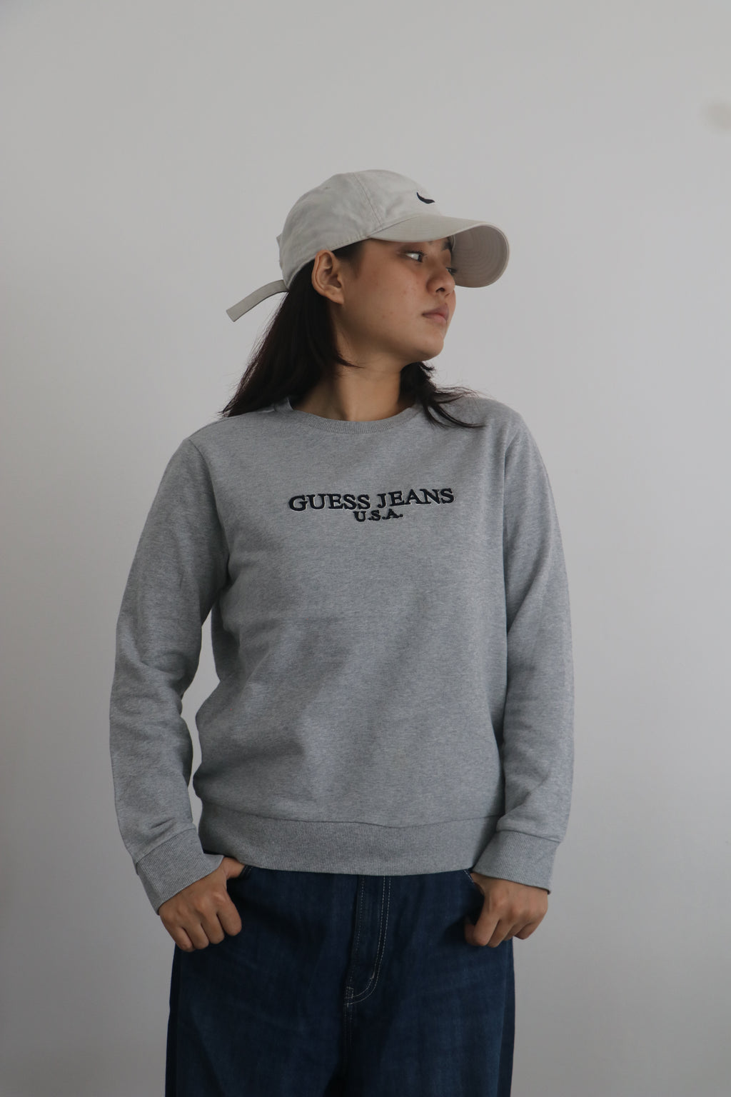 Guess sweatshirt