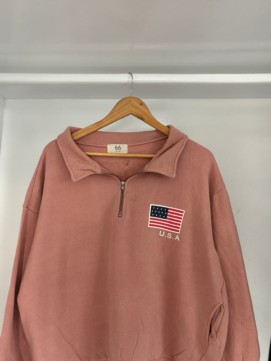 Half zipper sweatshirt.