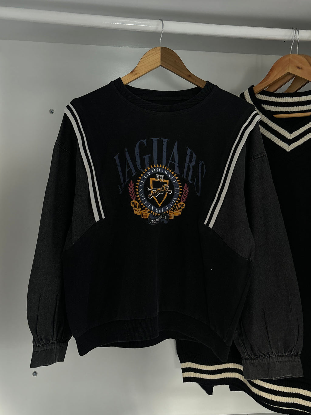 Jaguar printed sweatshirt.