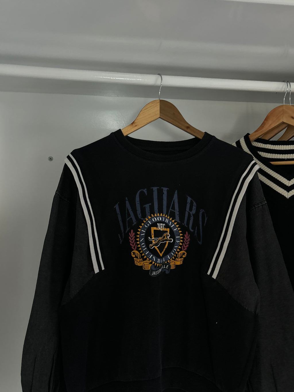 Jaguar printed sweatshirt.