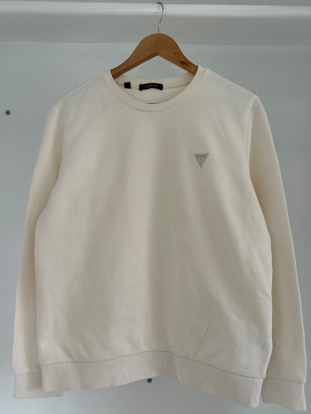 Guess sweatshirt