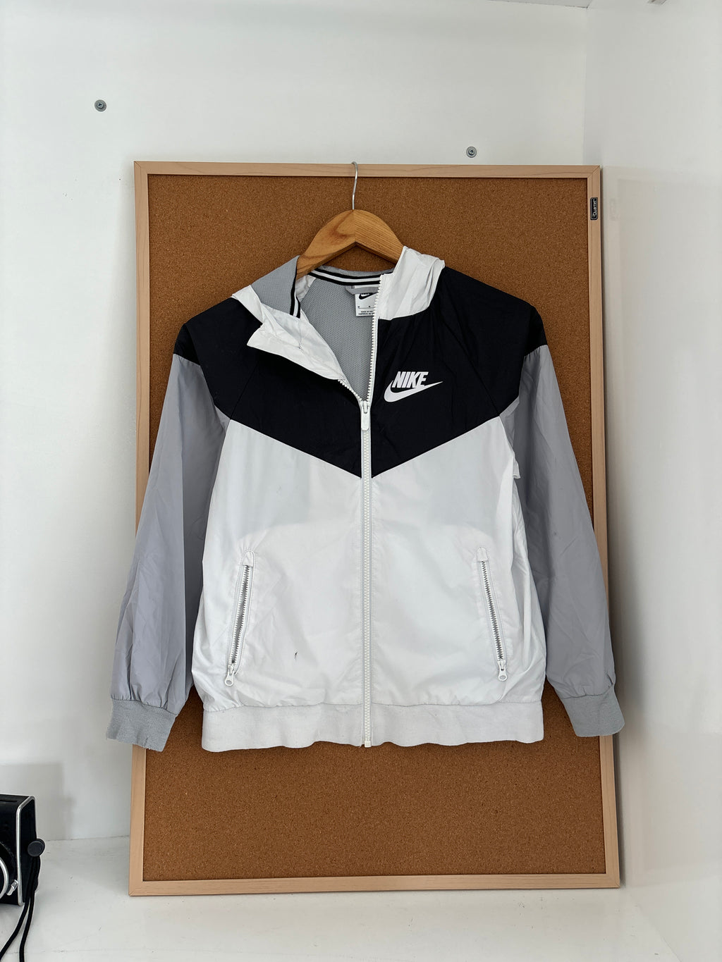 Nike color-block hooded windbreaker