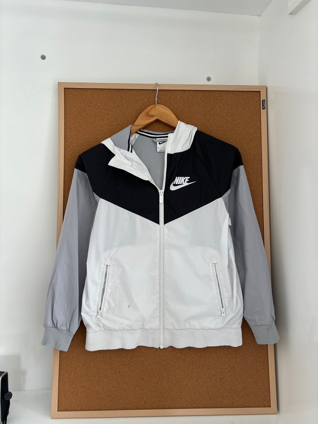 Nike color-block hooded windbreaker