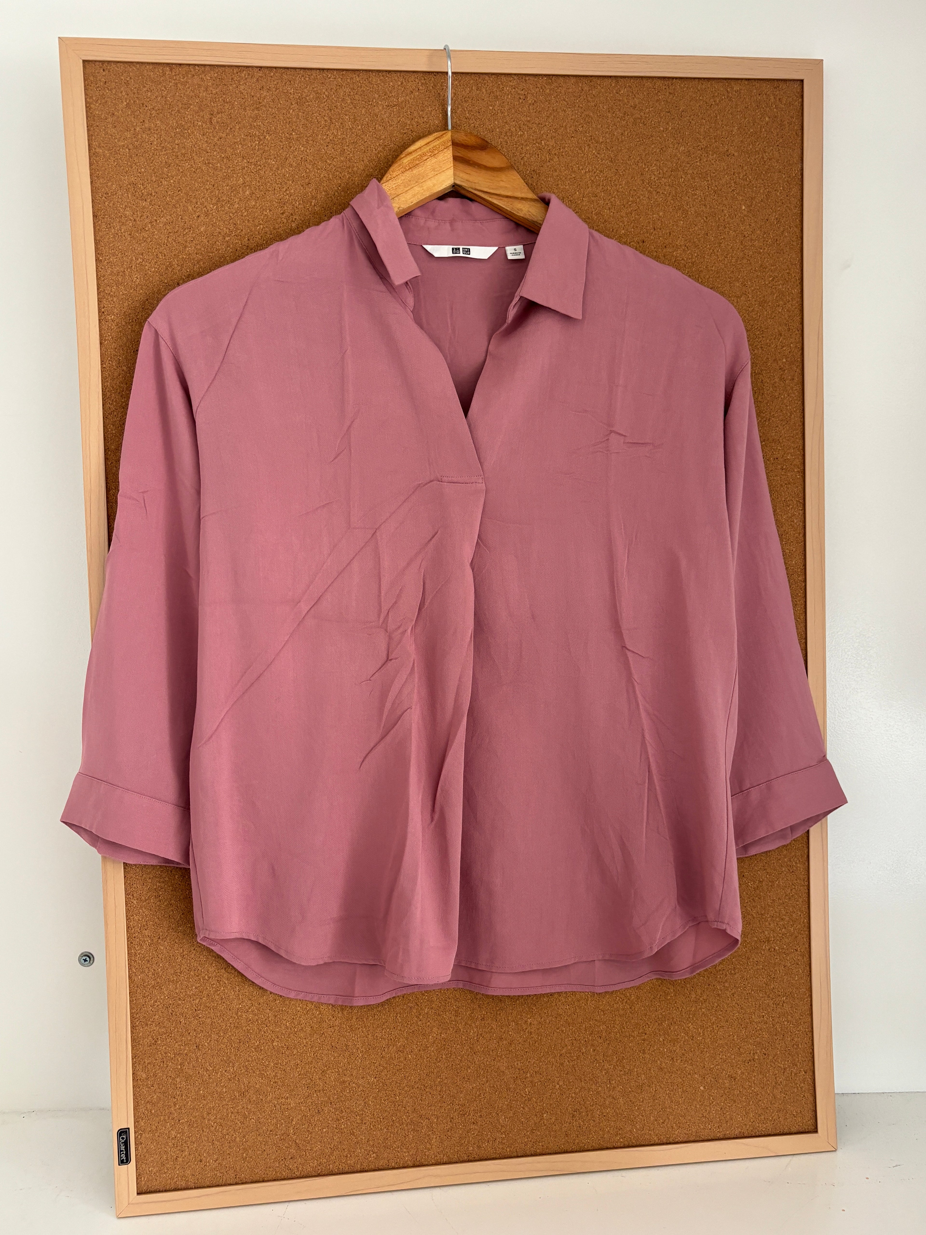 Uniqlo shirt