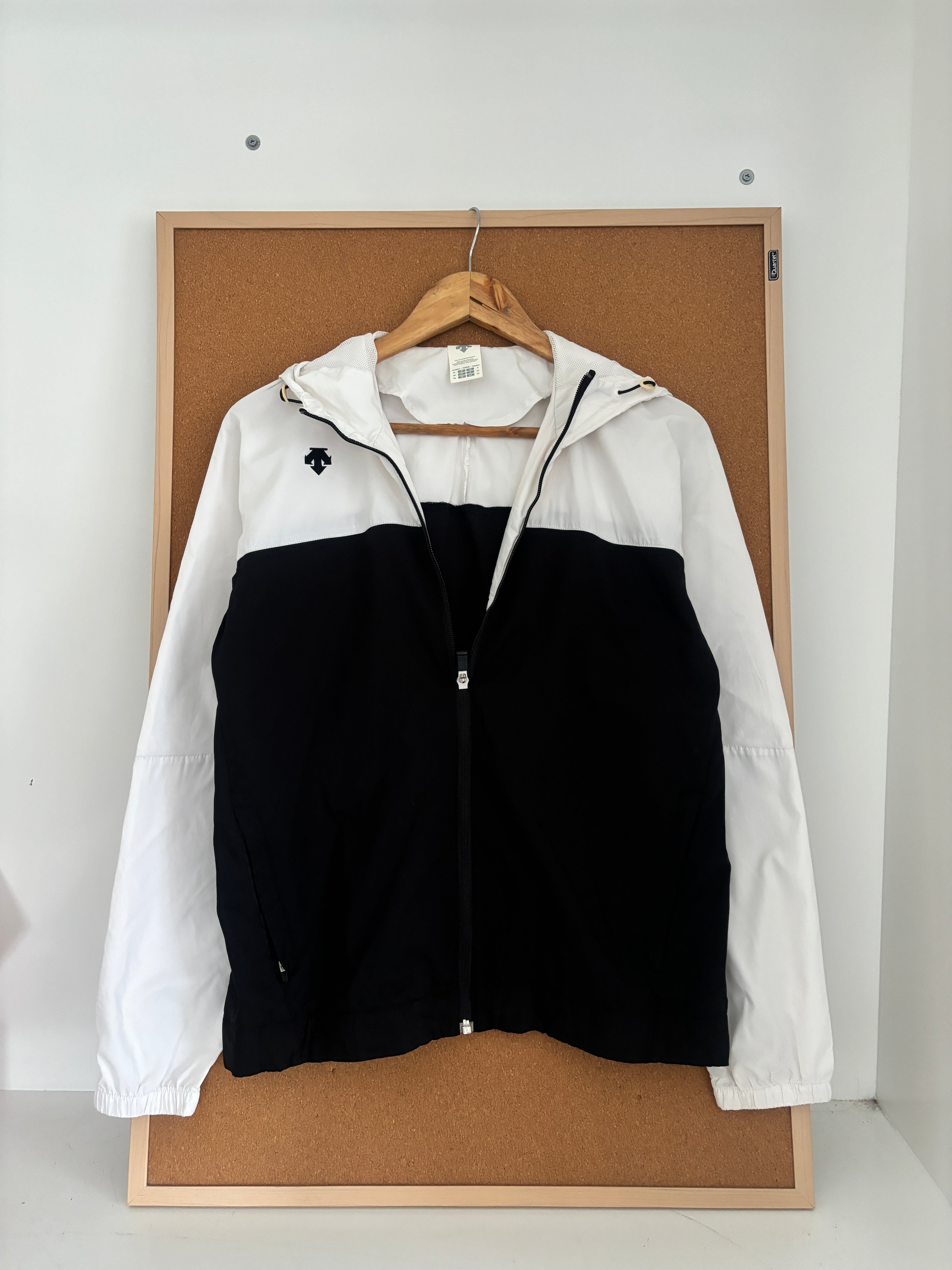 Descente  windbreaker