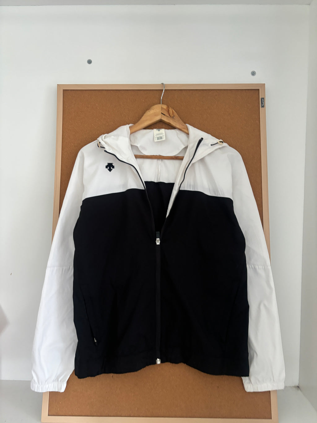 Descente  windbreaker