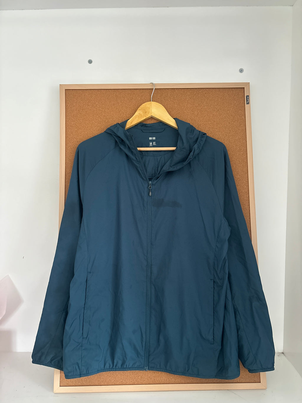 Uniqlo summer jacket(slightly defective)