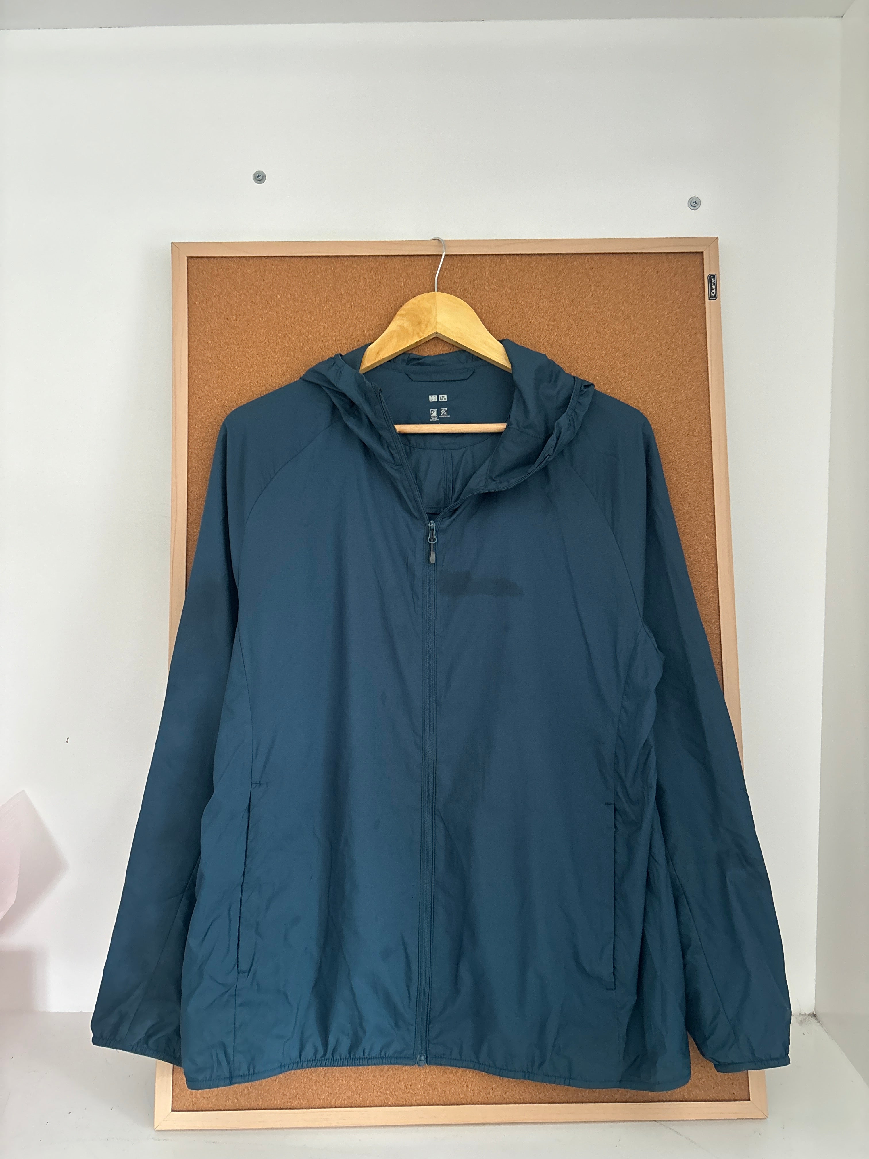 Uniqlo summer jacket(slightly defective)