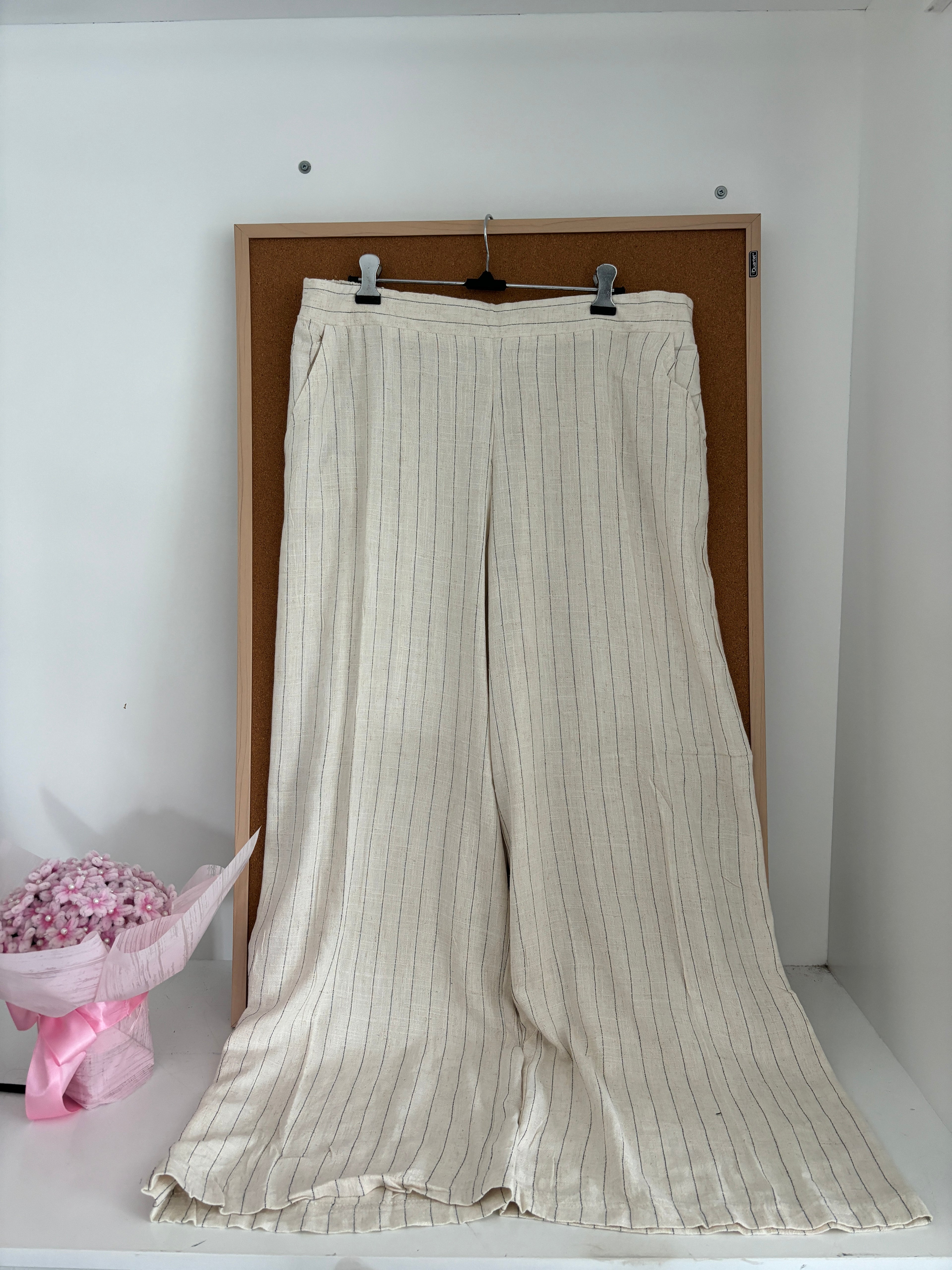 Striped high-waisted linen