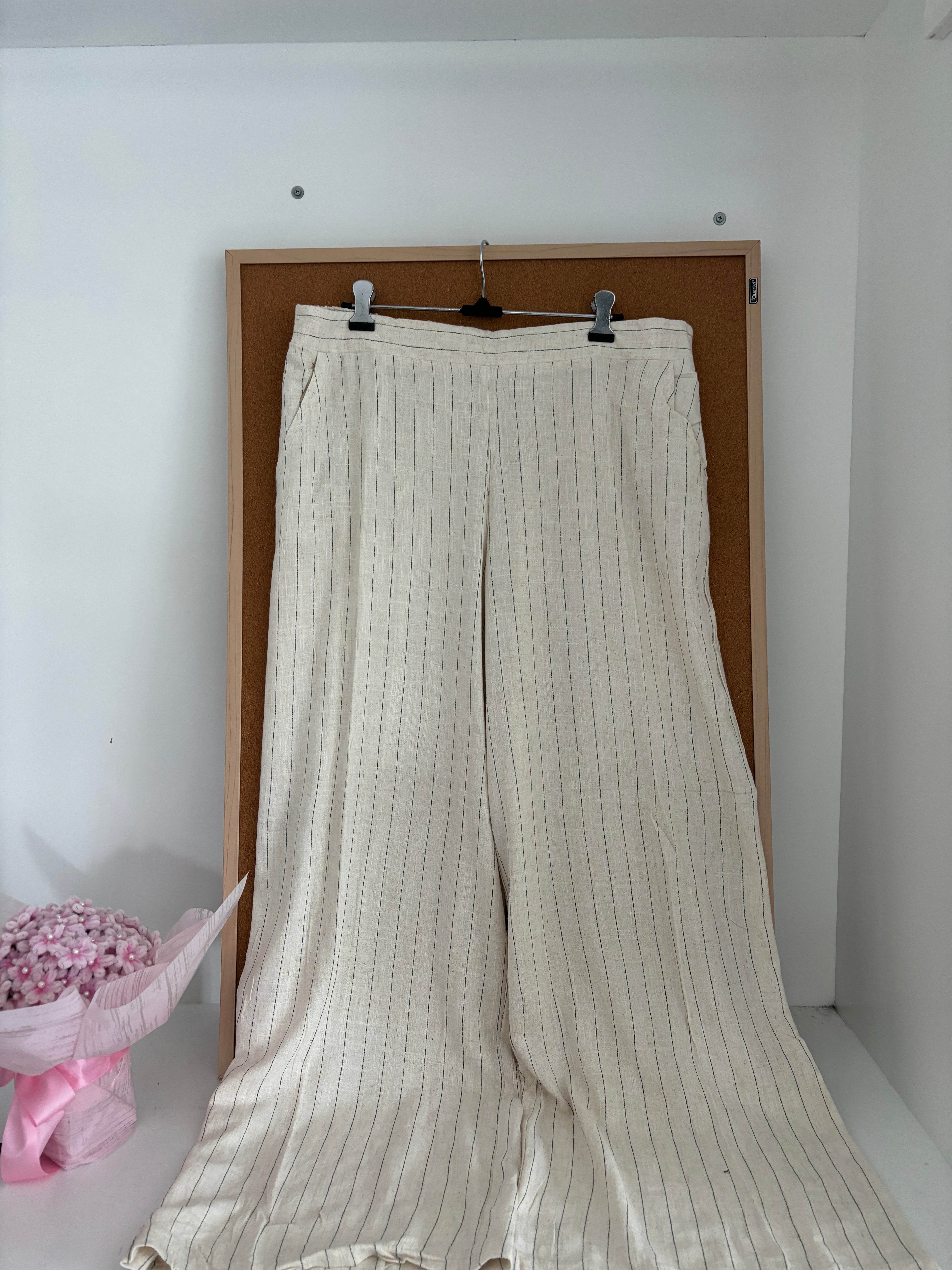 Striped high-waisted linen