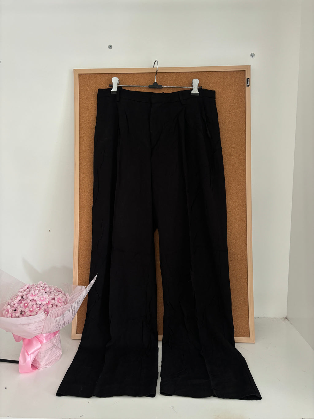 Black high-waisted linen