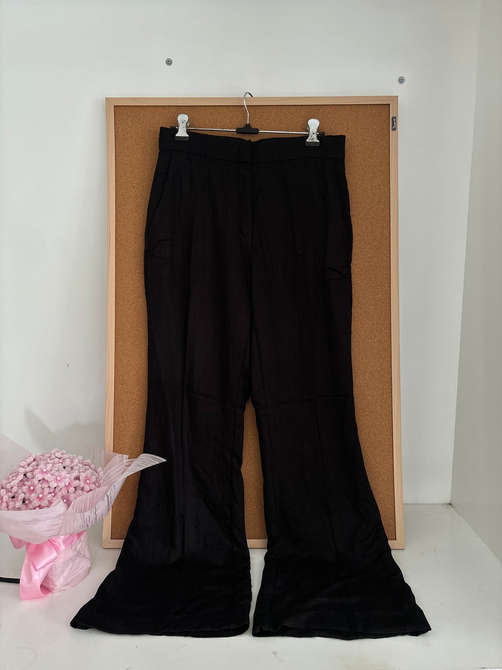 Black high-waisted linen