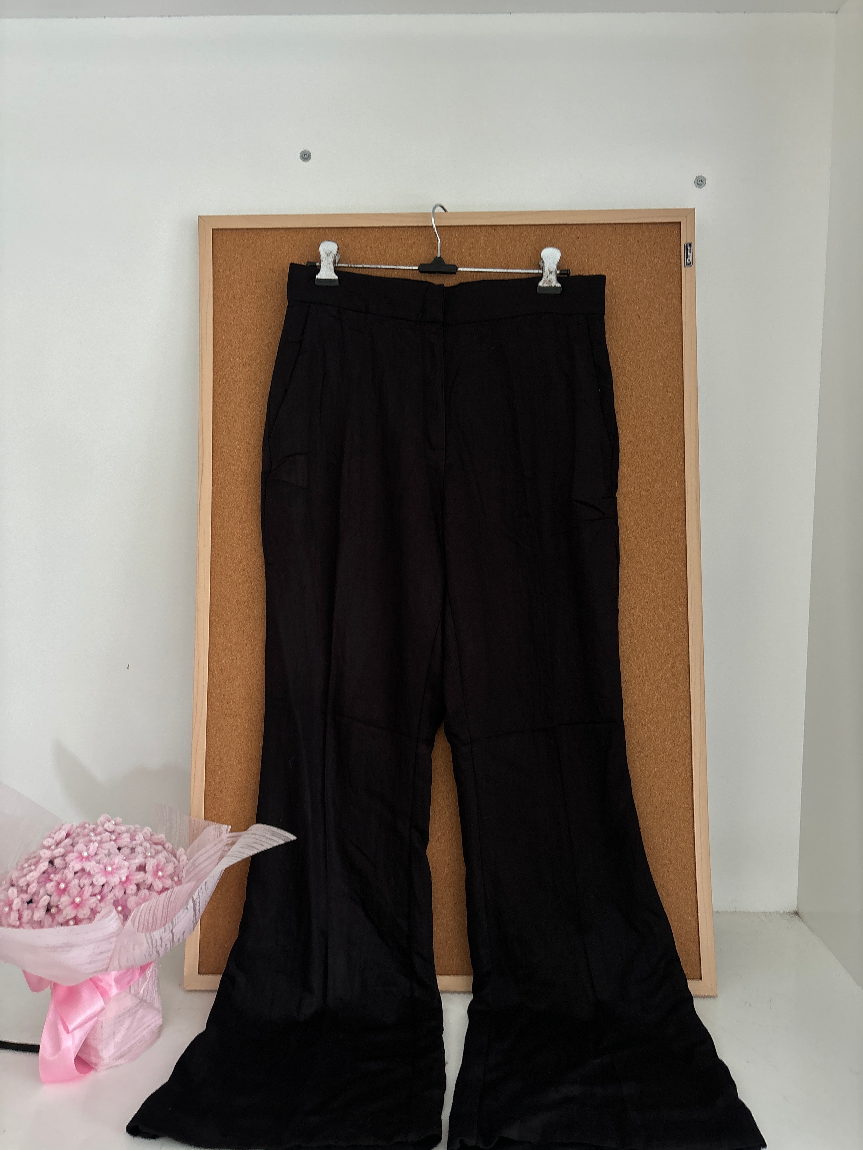 Black high-waisted linen