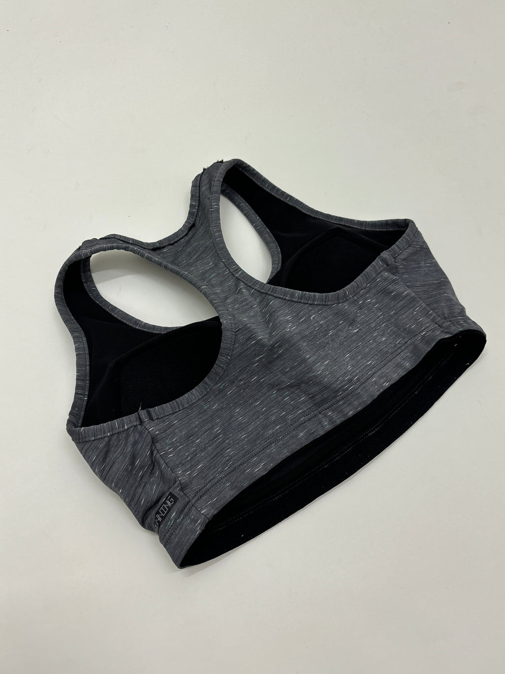 Descente sports bra