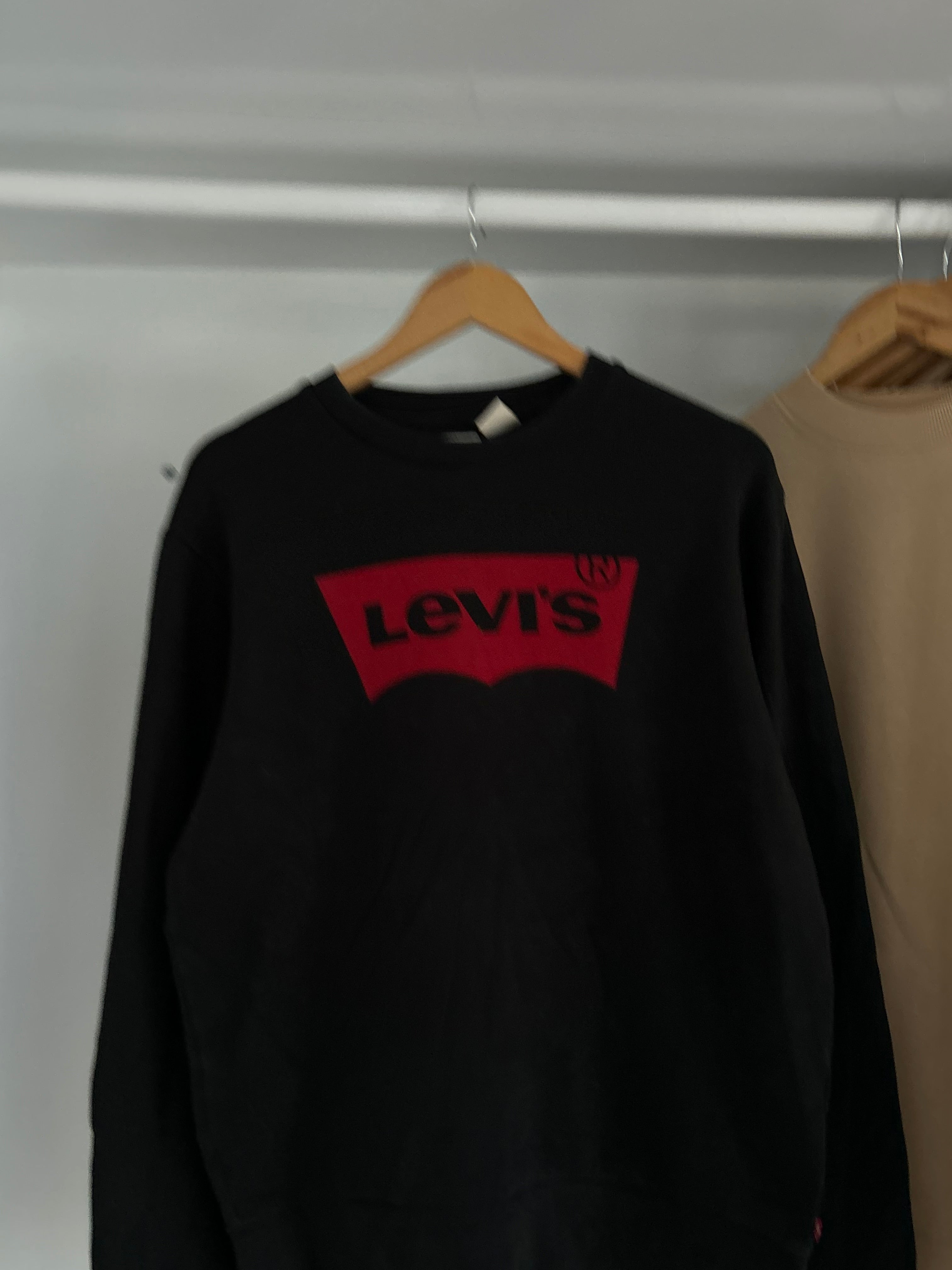 Levi’s sweatshirt