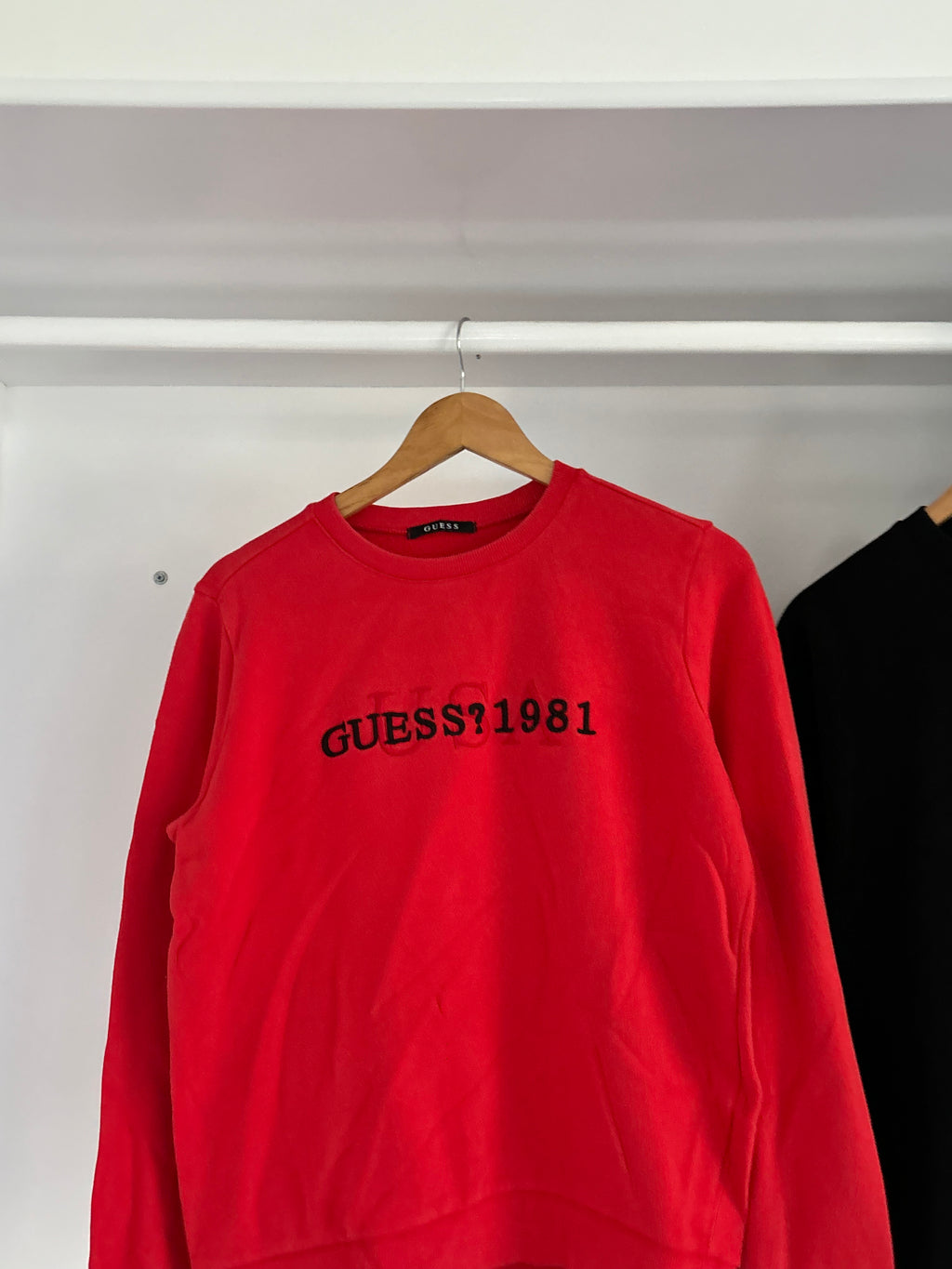Guess sweatshirt