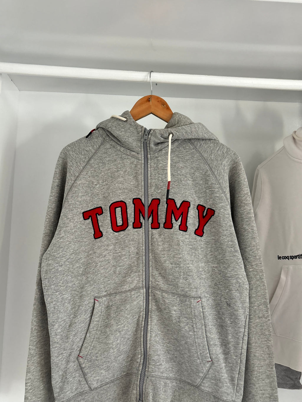 Tommy hilfigher hoodie.