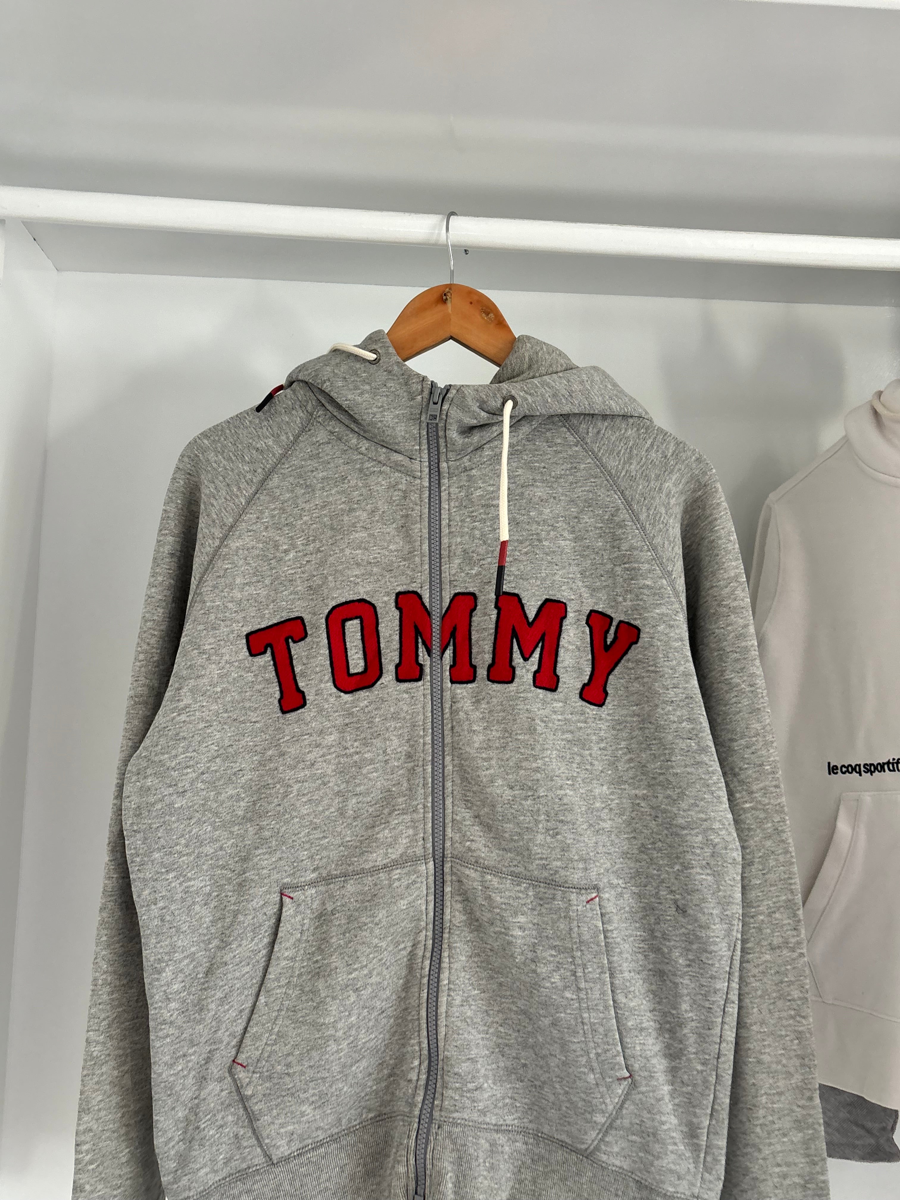 Tommy hilfigher hoodie.