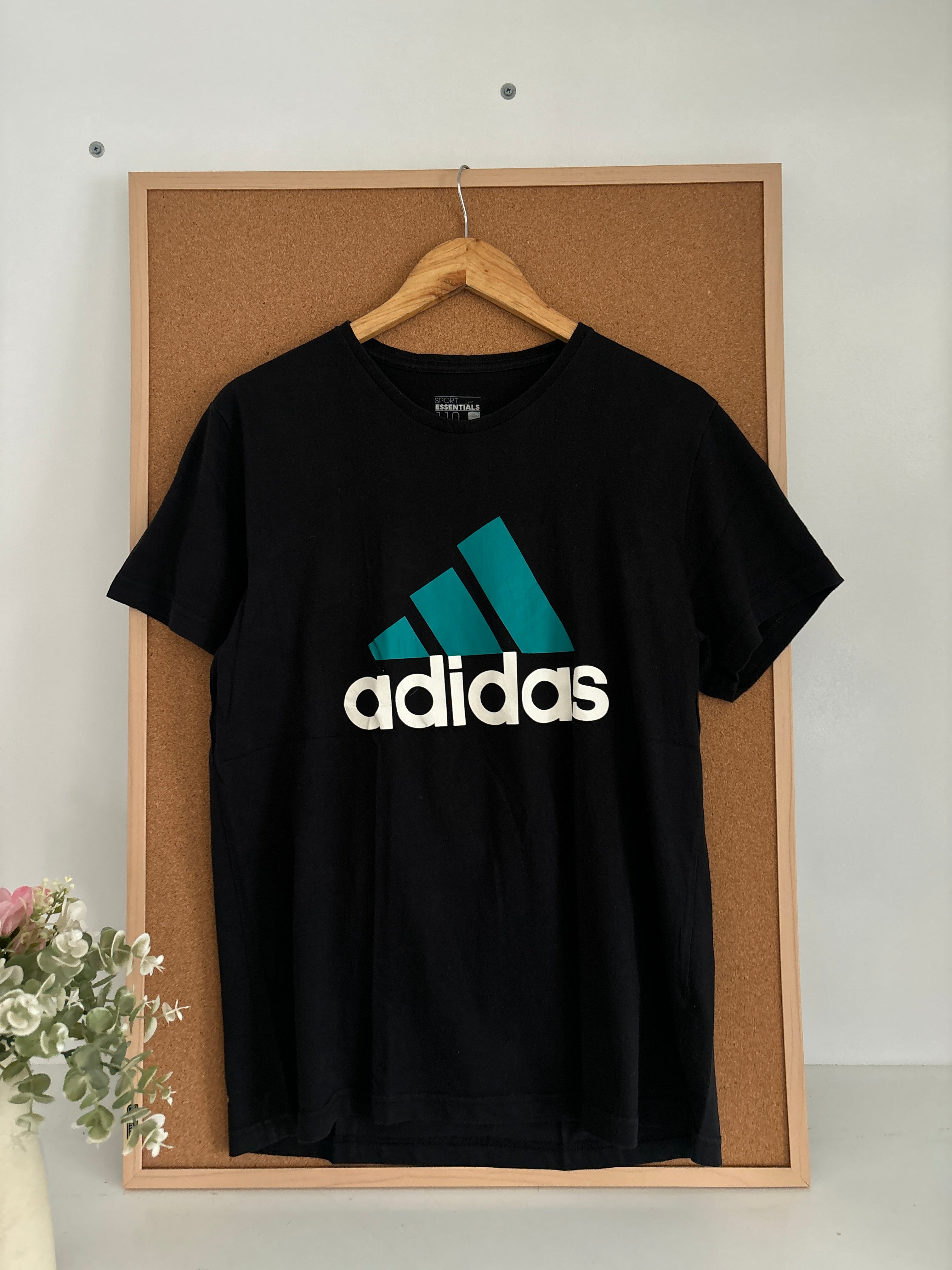 Adidas T-shirt