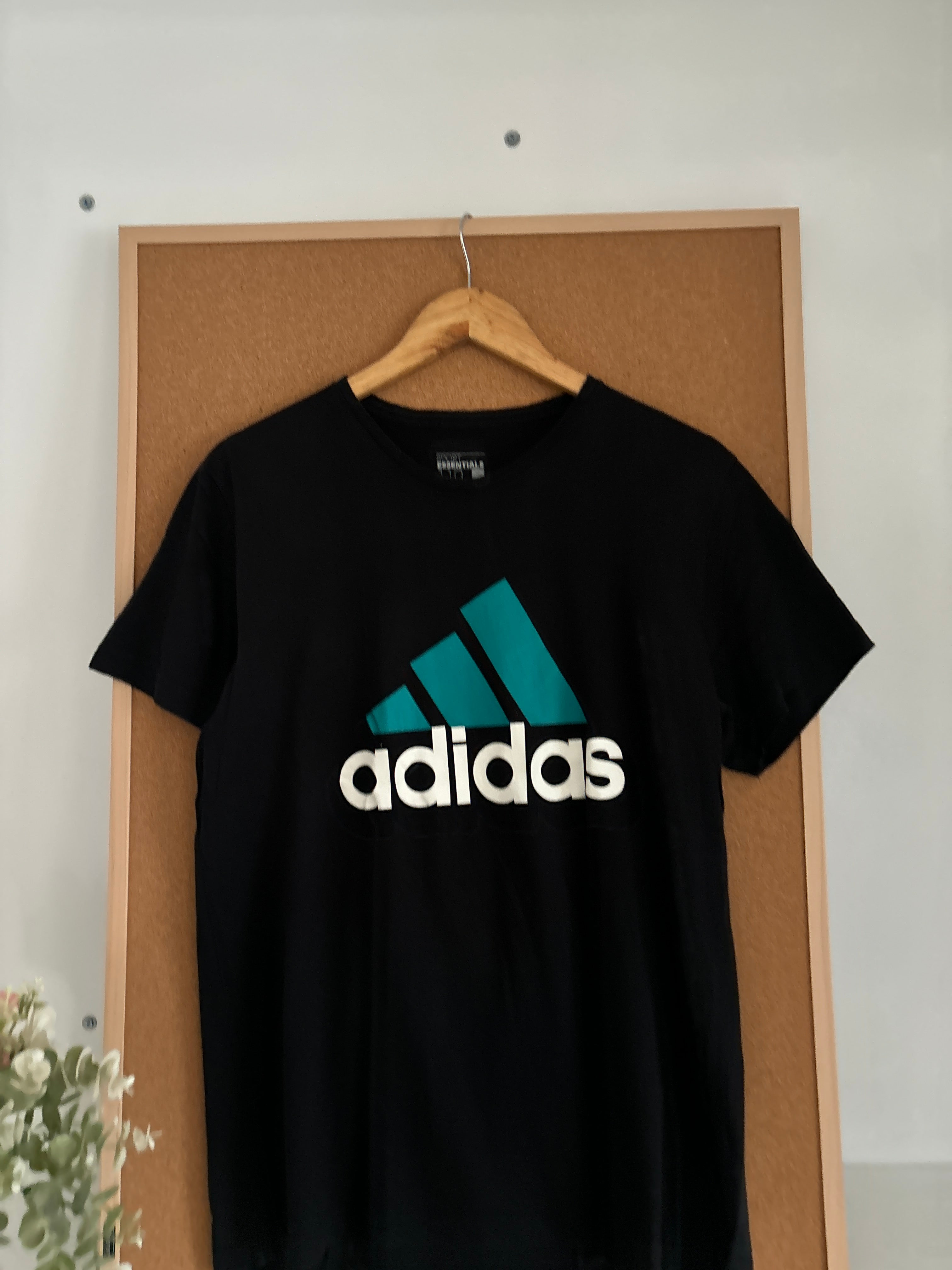Adidas T-shirt