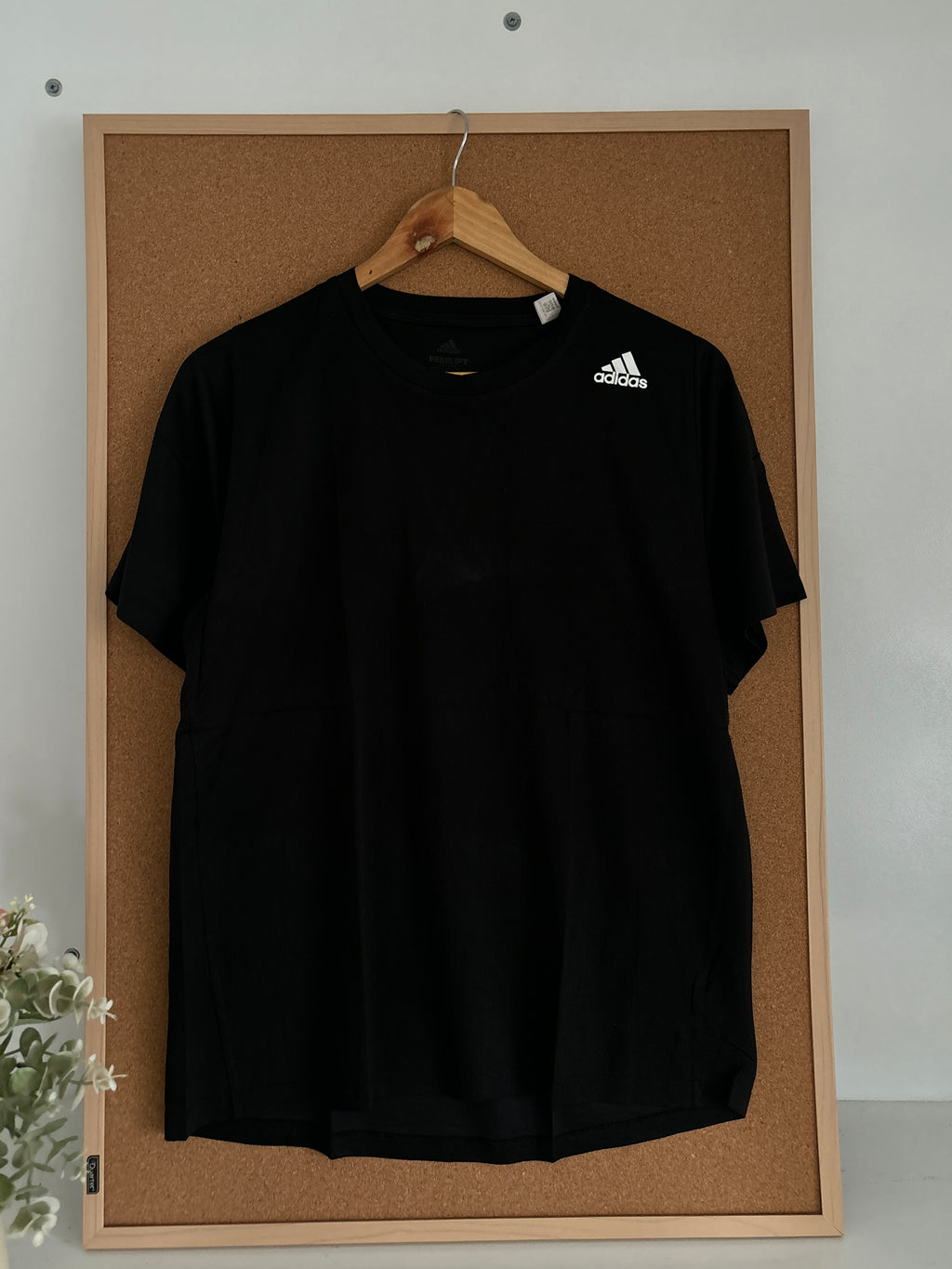 Adidas tshirt
