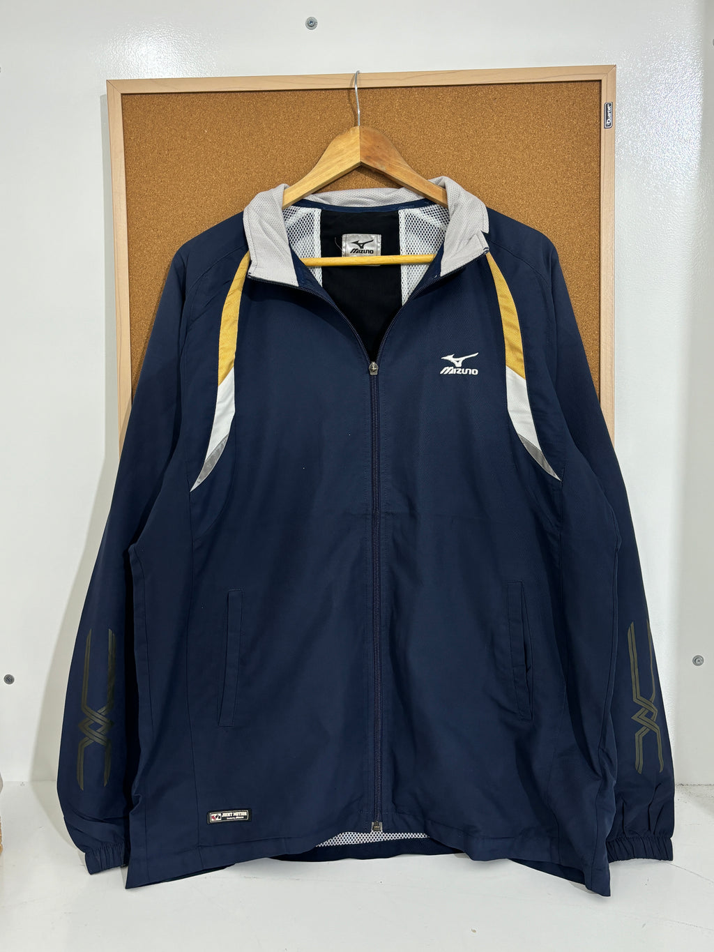 Mizuno windbreaker