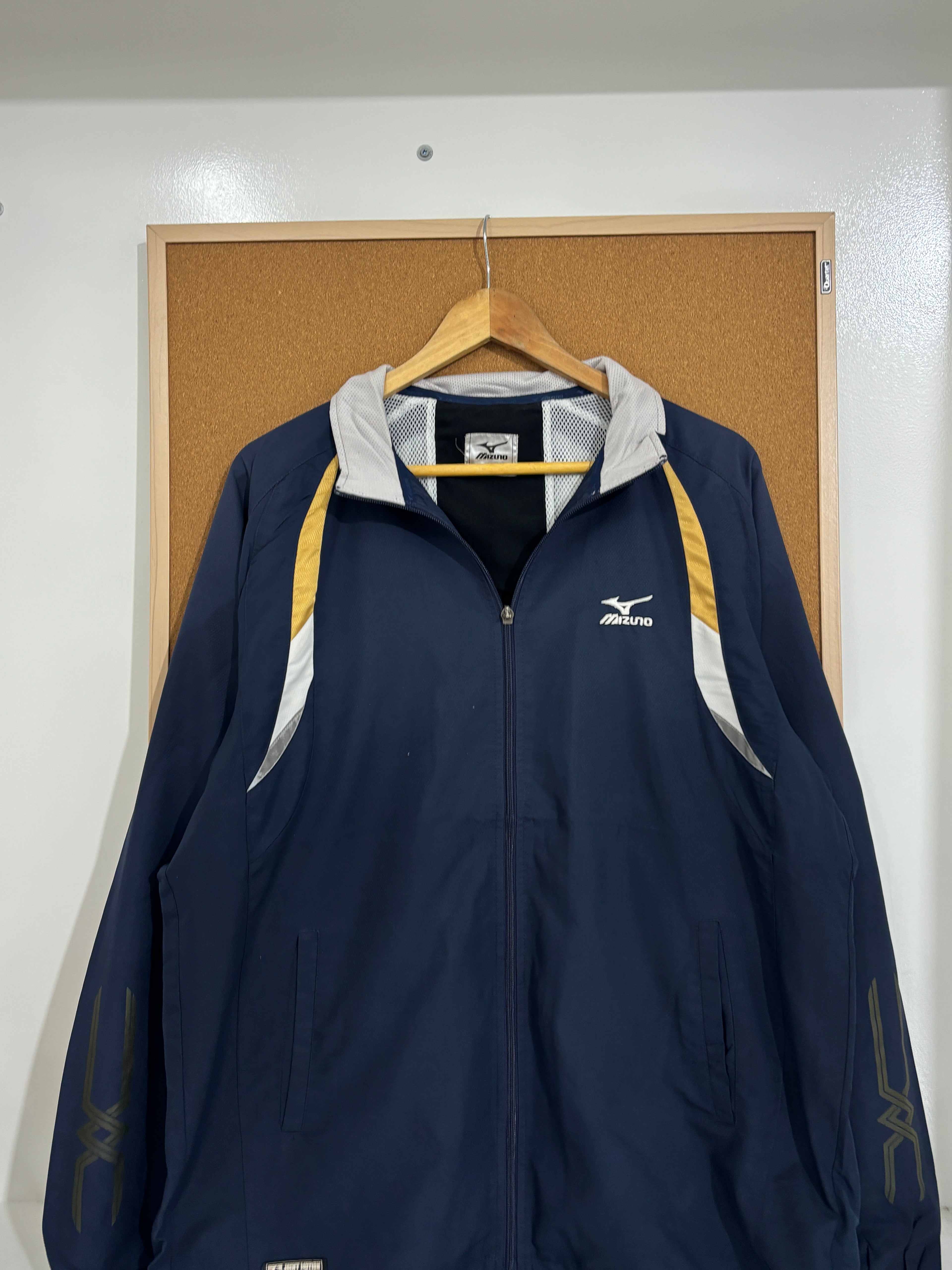 Mizuno windbreaker