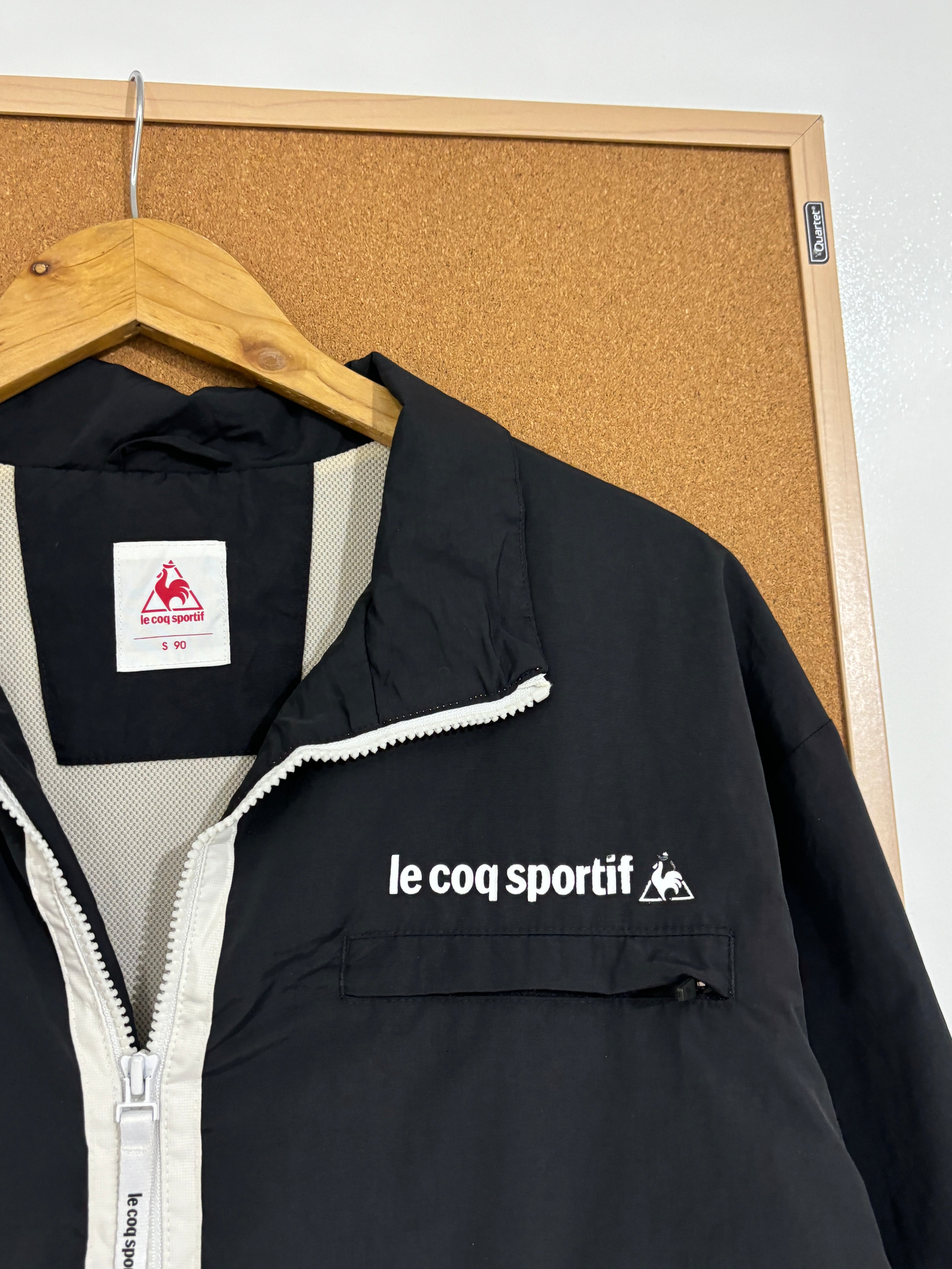Le coq sportif ( water resistant  jacket )