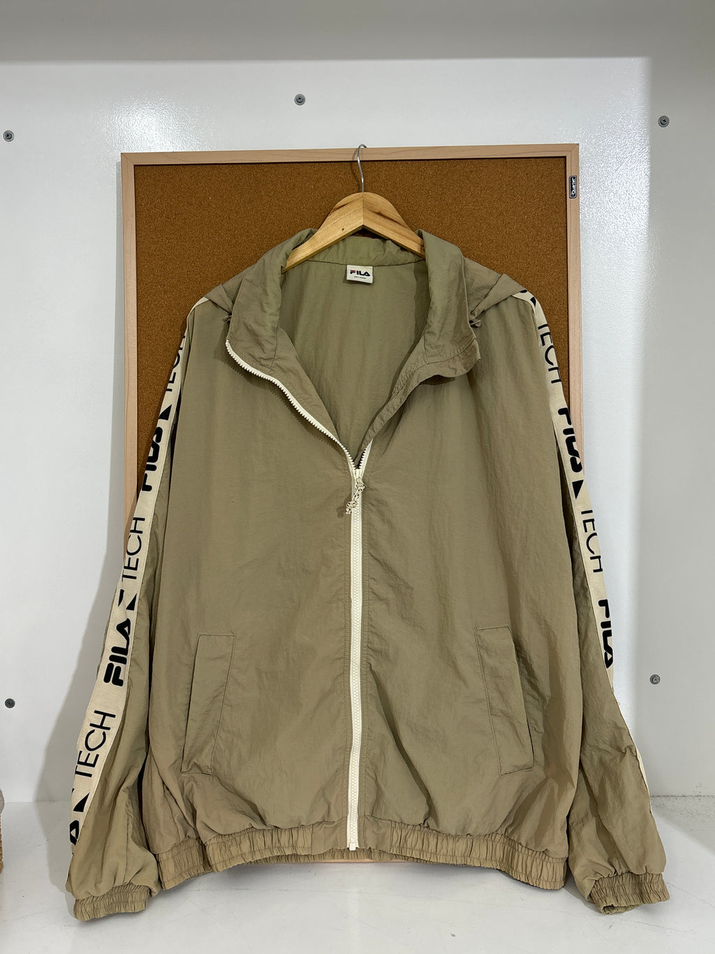 Fila lightweight jacket ( water resistant)